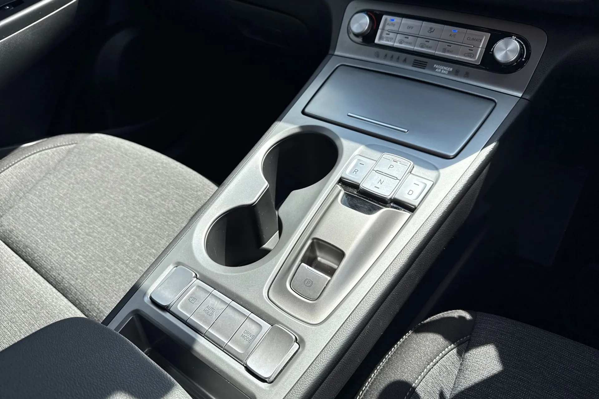 HYUNDAI KONA thumbnail image number 49
