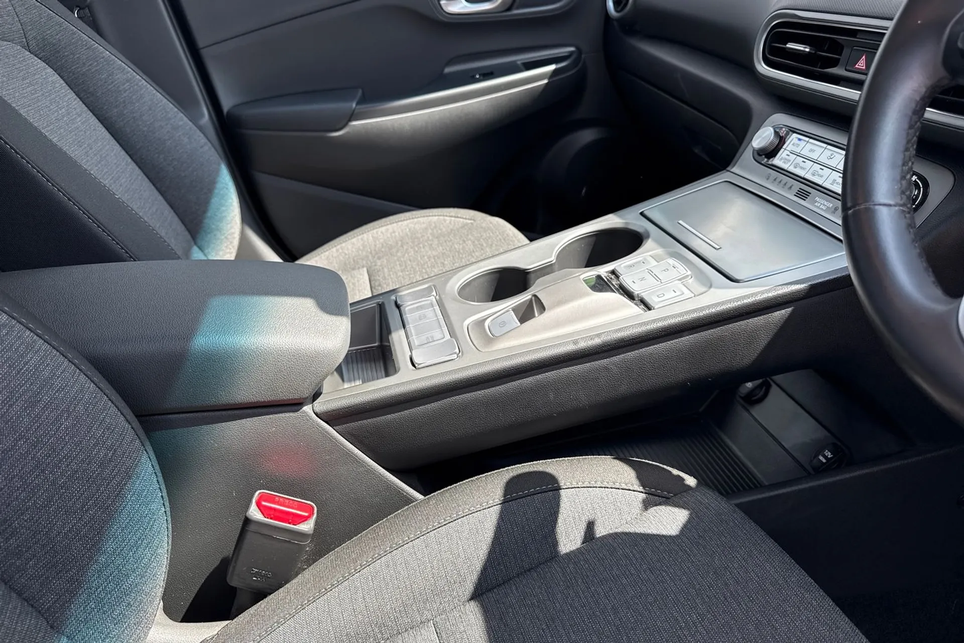 HYUNDAI KONA thumbnail image number 48