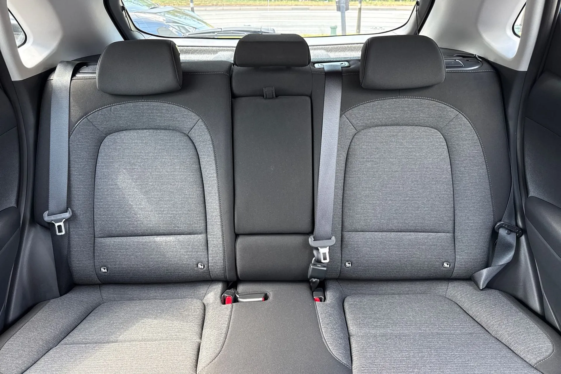 HYUNDAI KONA thumbnail image number 24