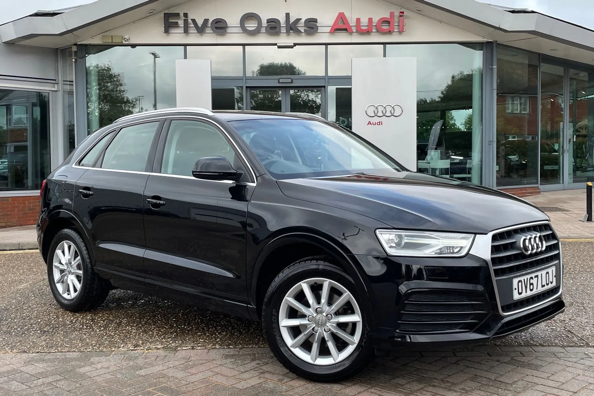 Audi Q3 focused image