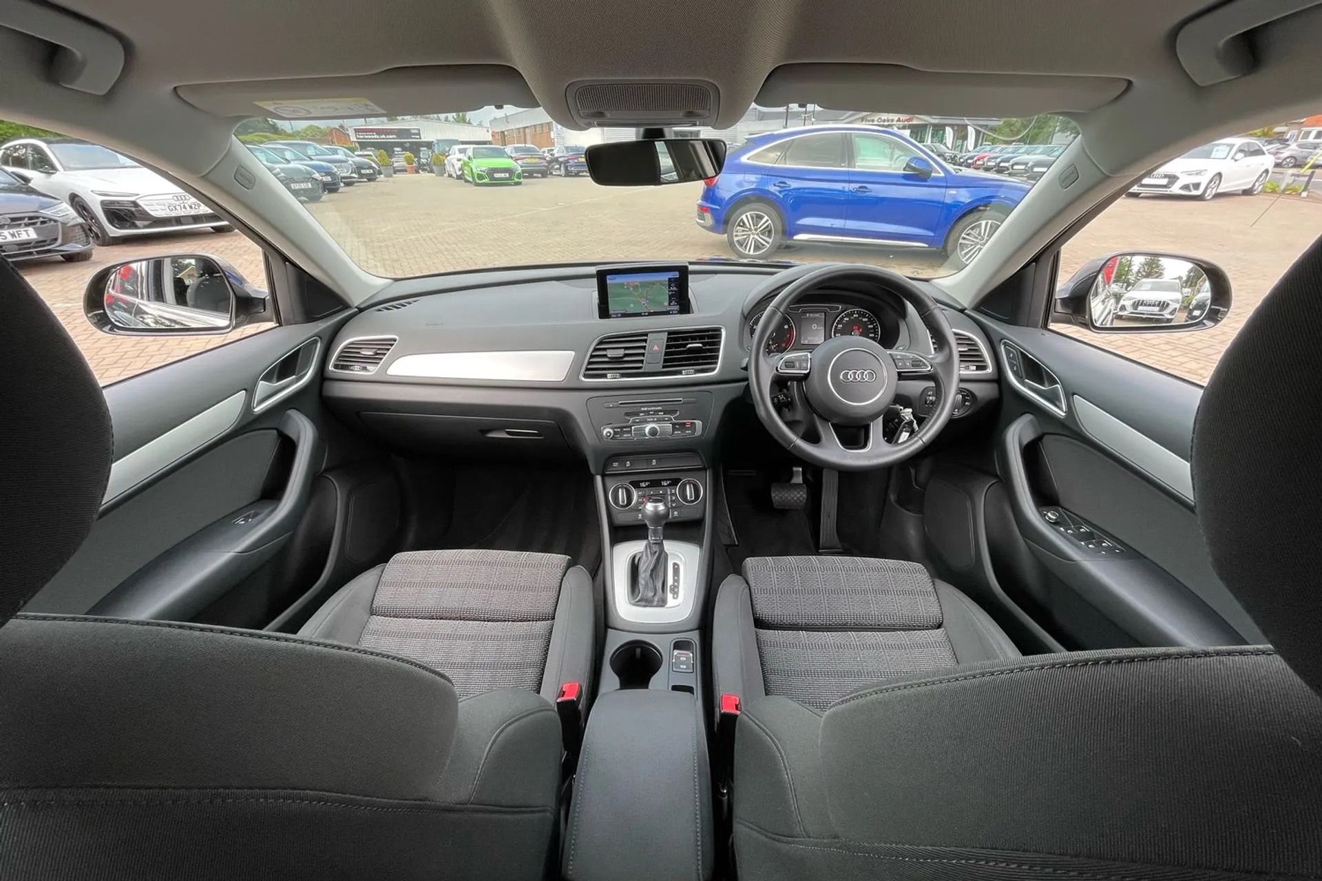 Audi Q3 thumbnail image number 3