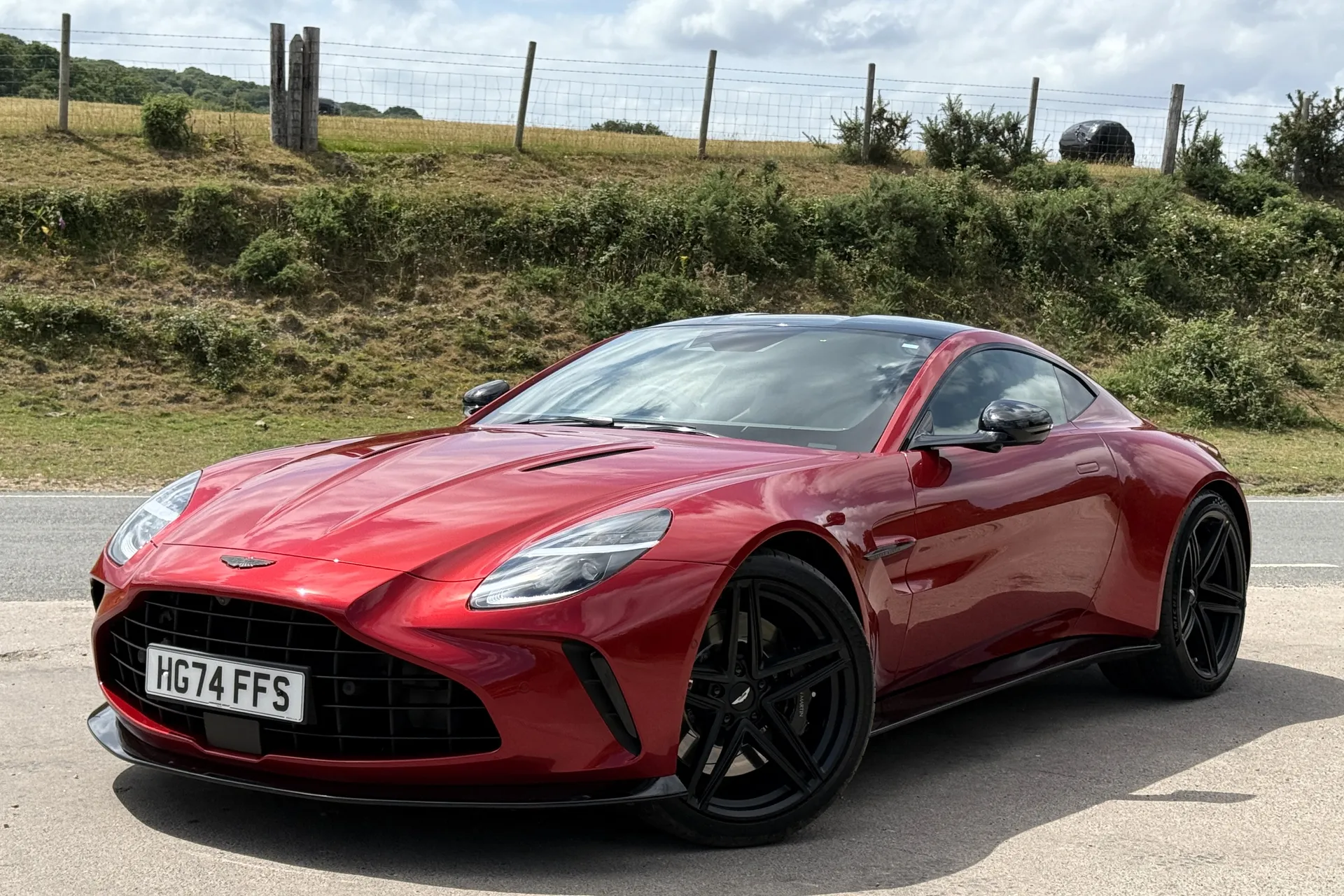 Aston Martin Vantage thumbnail image number 6