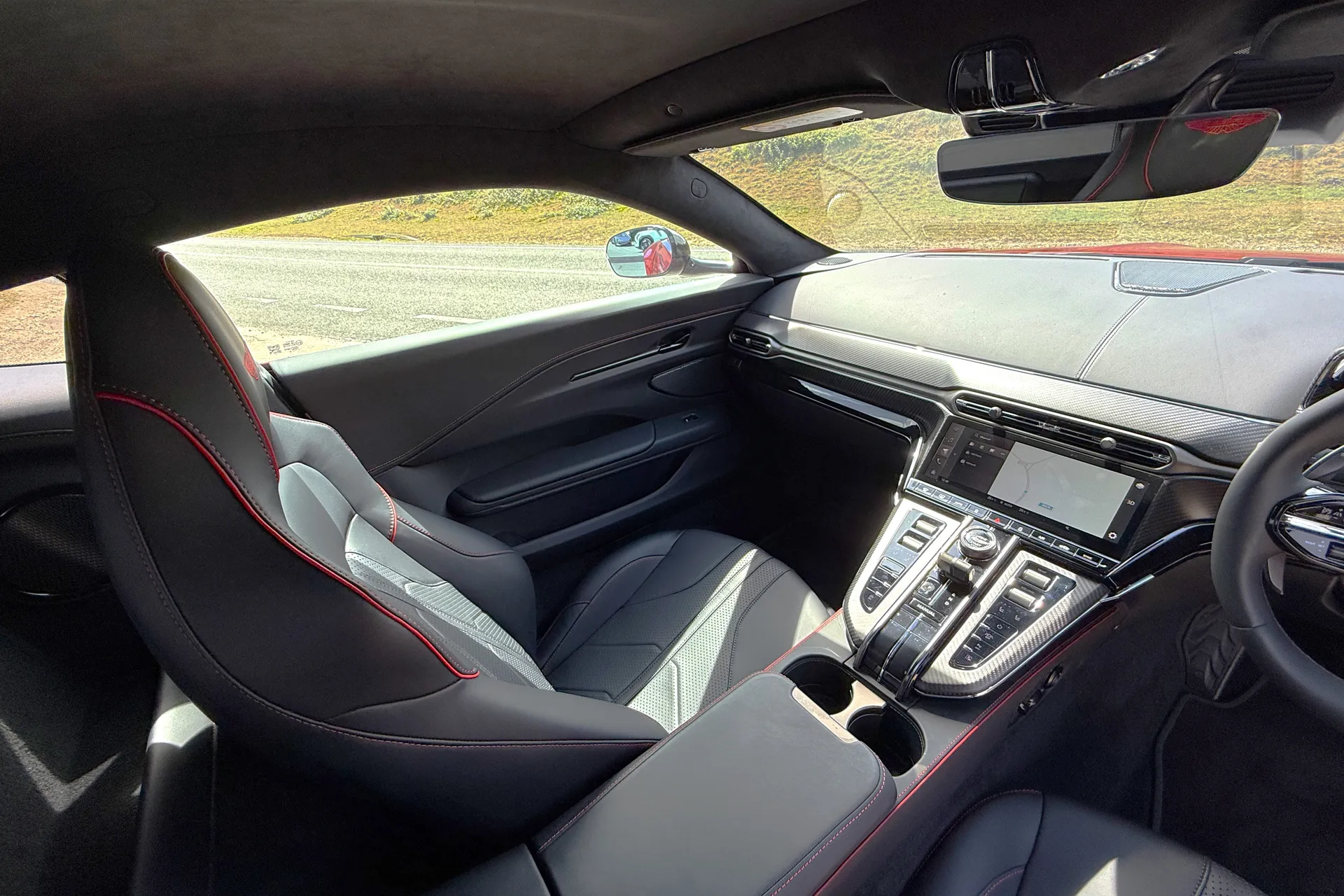 Aston Martin Vantage thumbnail image number 20