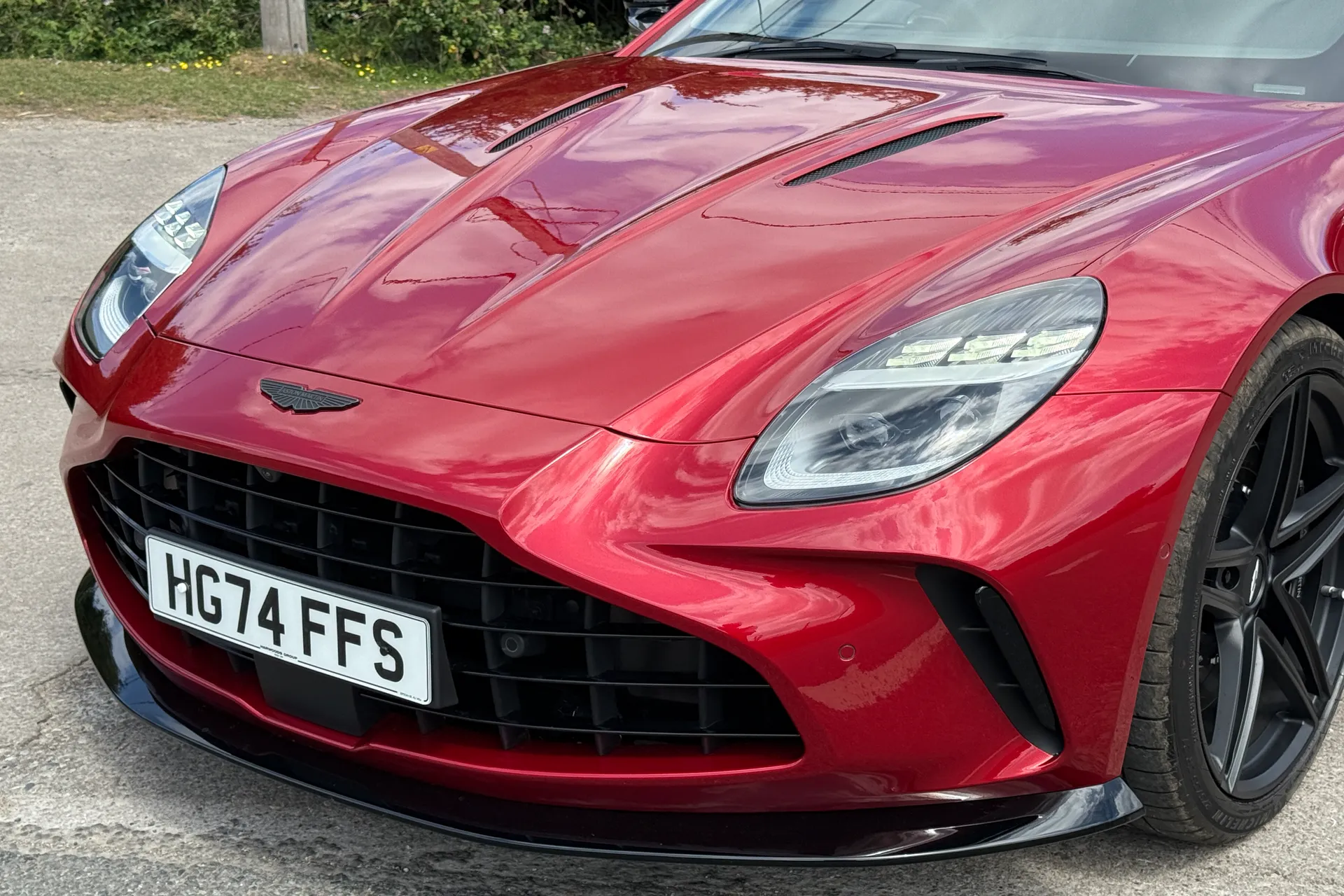 Aston Martin Vantage thumbnail image number 7