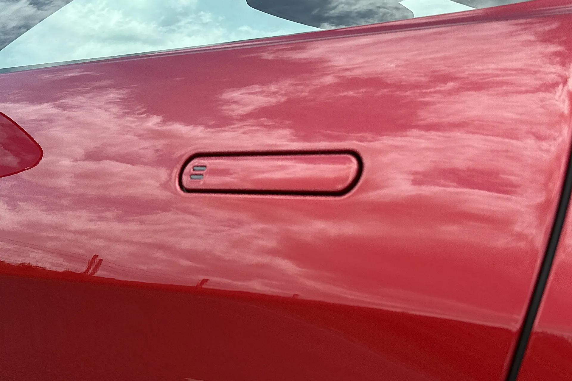 Aston Martin Vantage thumbnail image number 33
