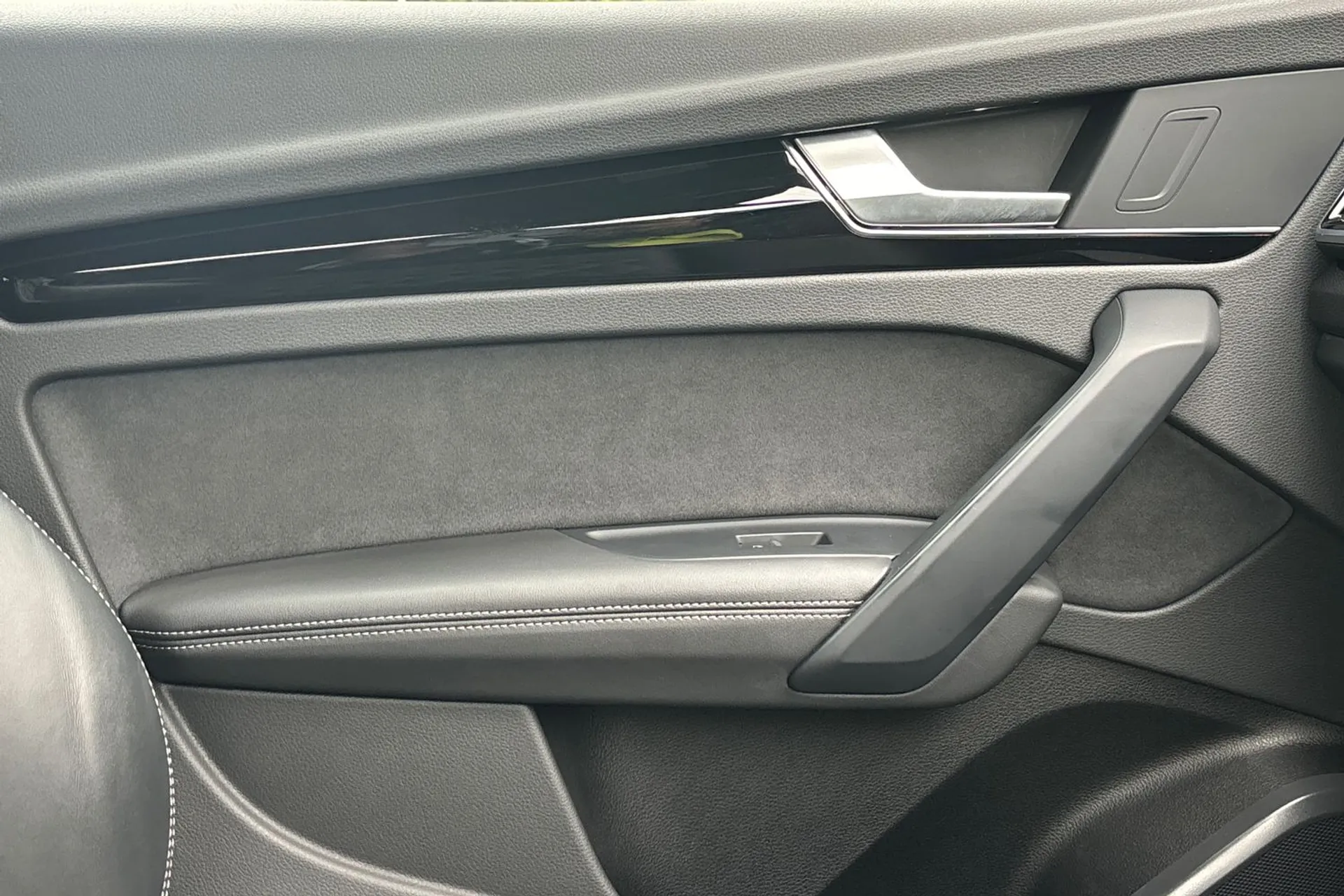 Audi Q5 thumbnail image number 40