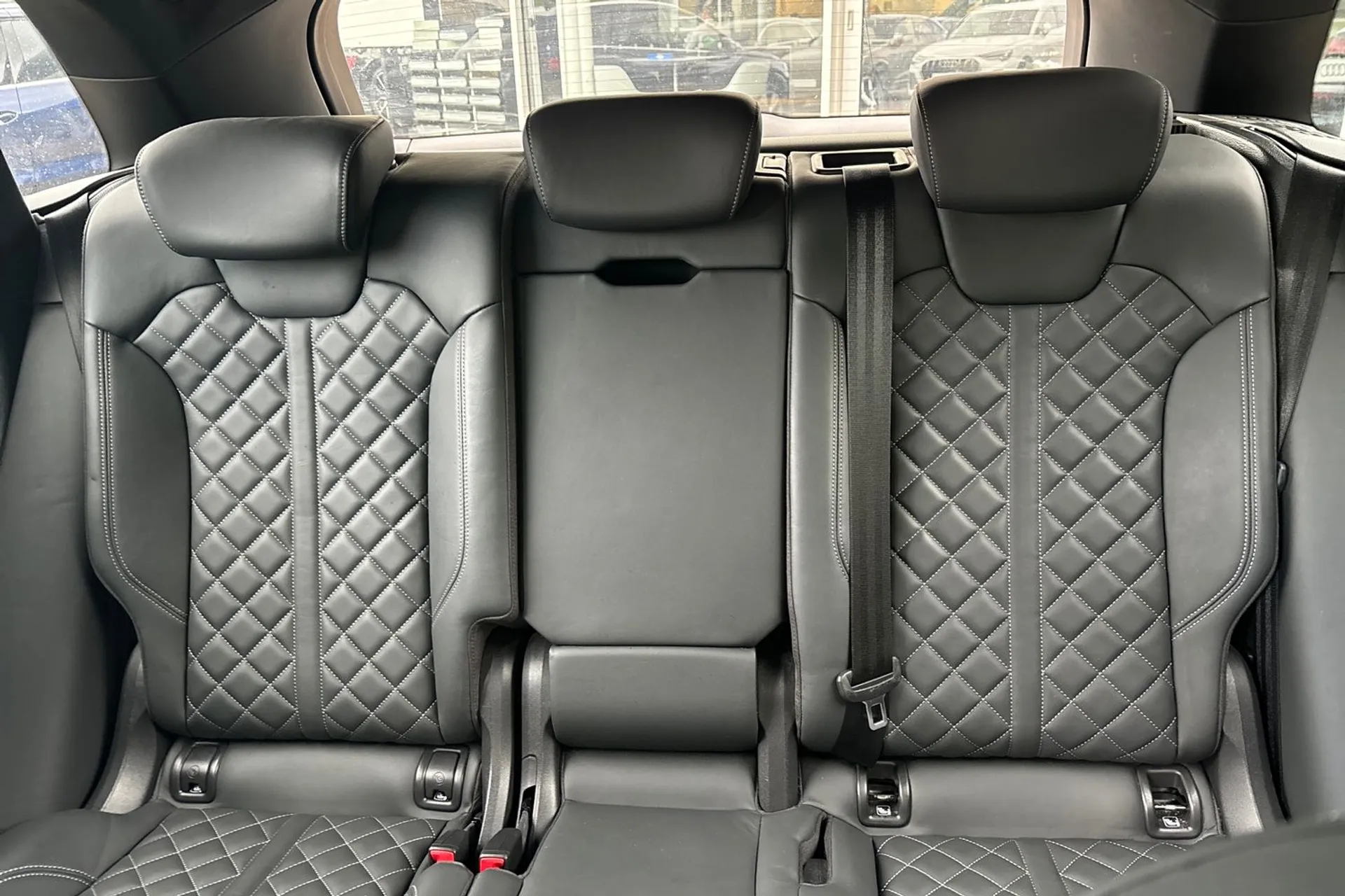 Audi Q5 thumbnail image number 31