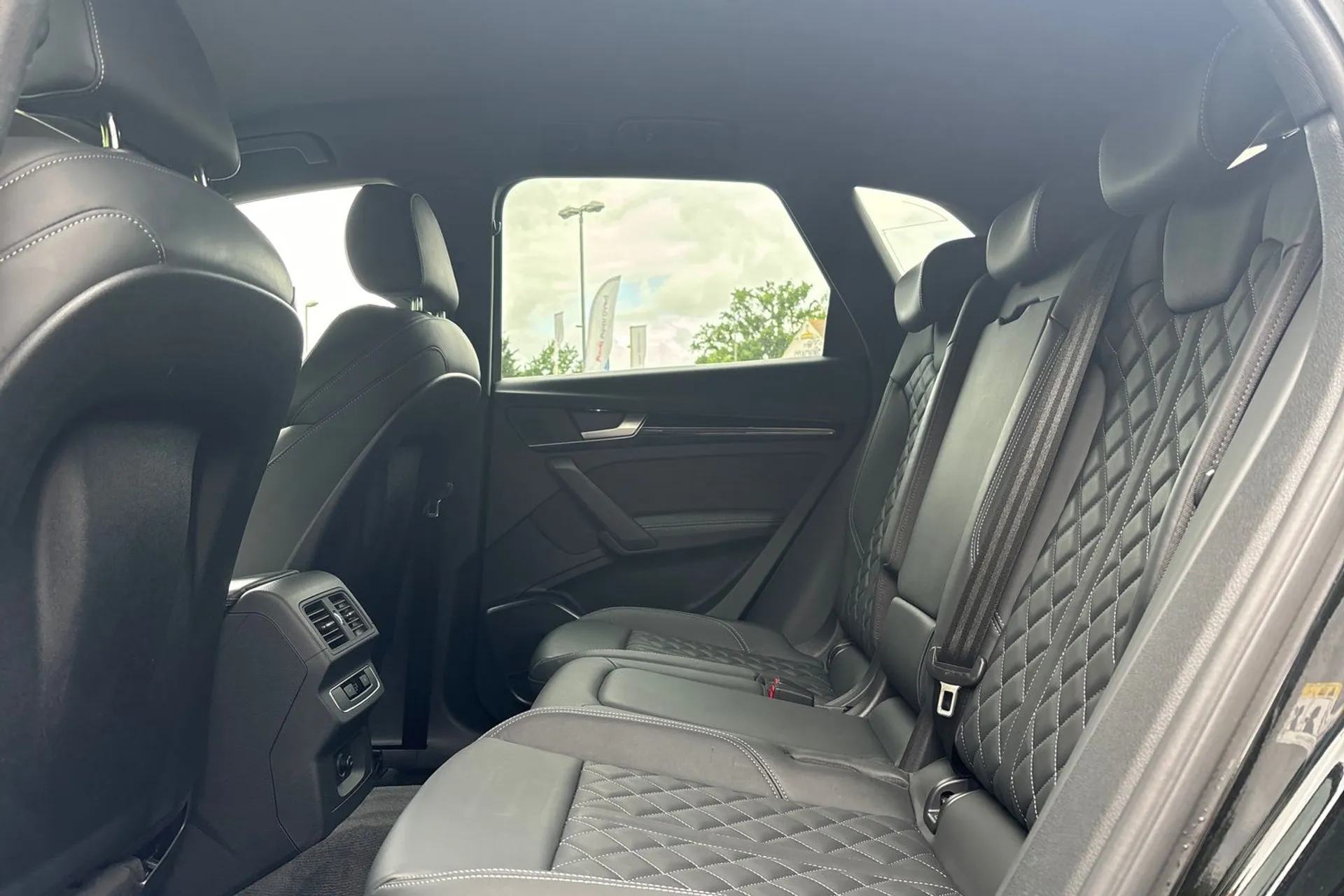 Audi Q5 thumbnail image number 30