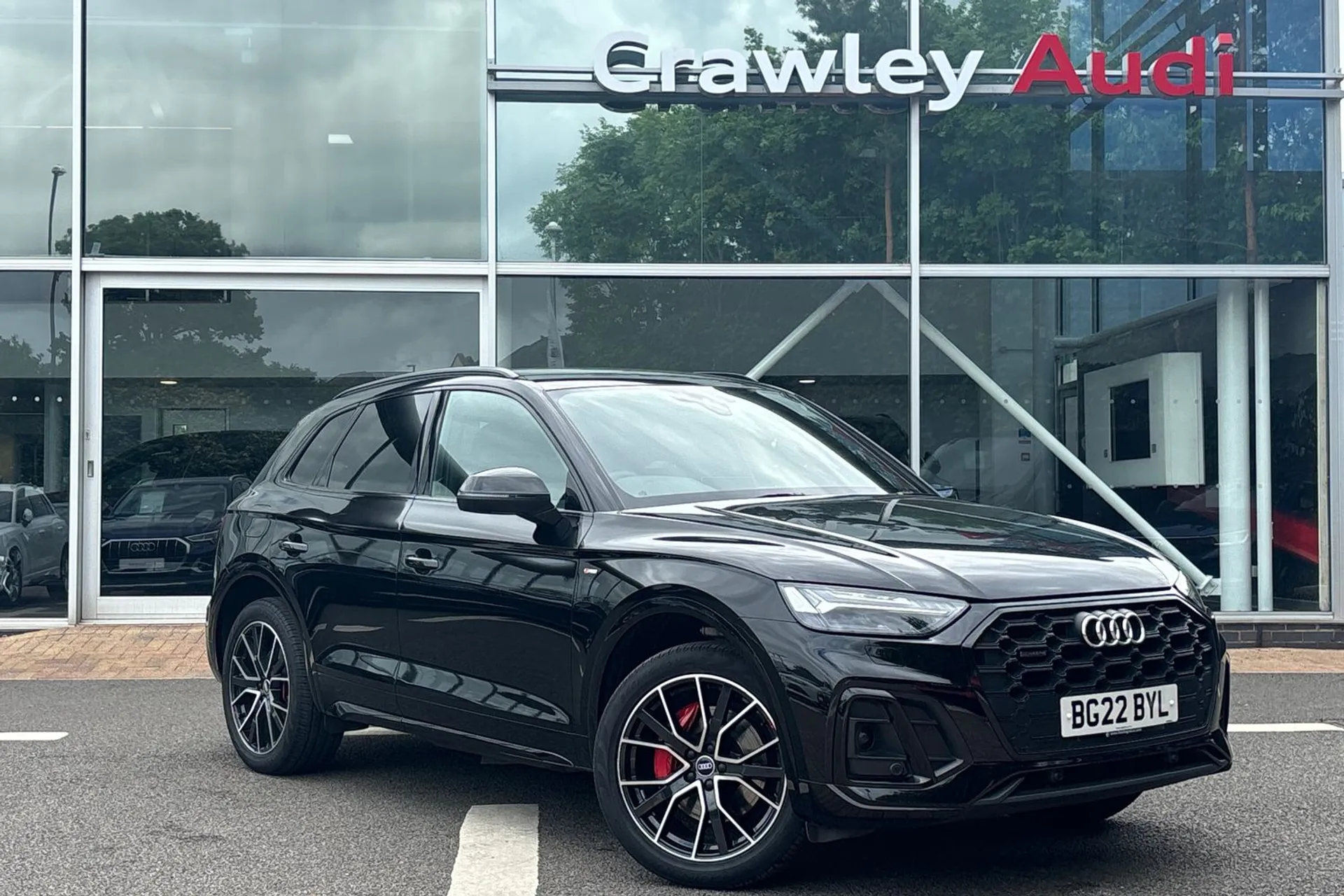Audi Q5 focused image