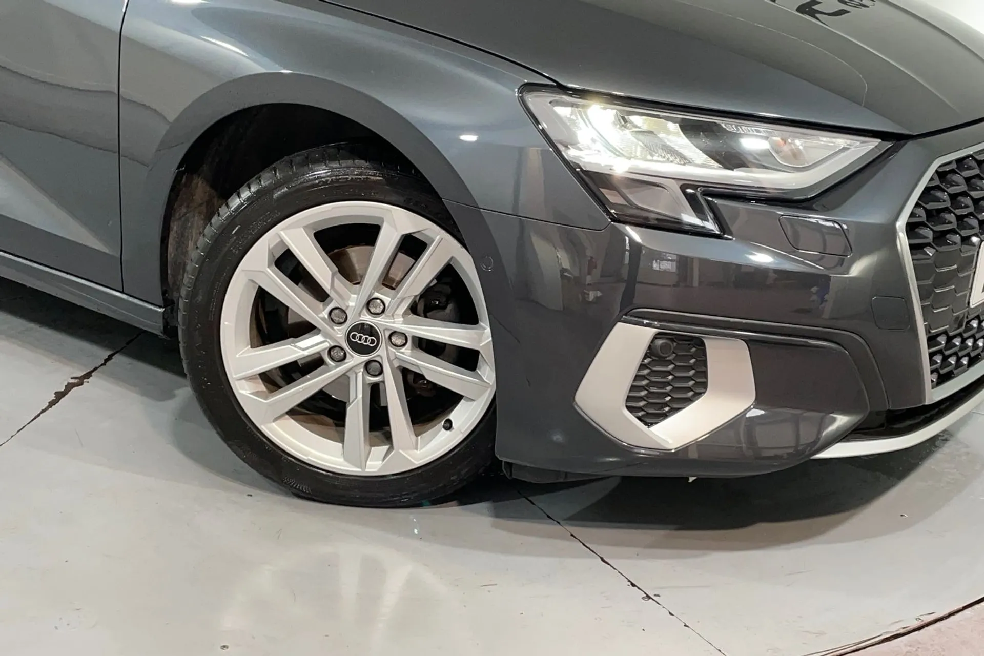 Audi A3 thumbnail image number 9