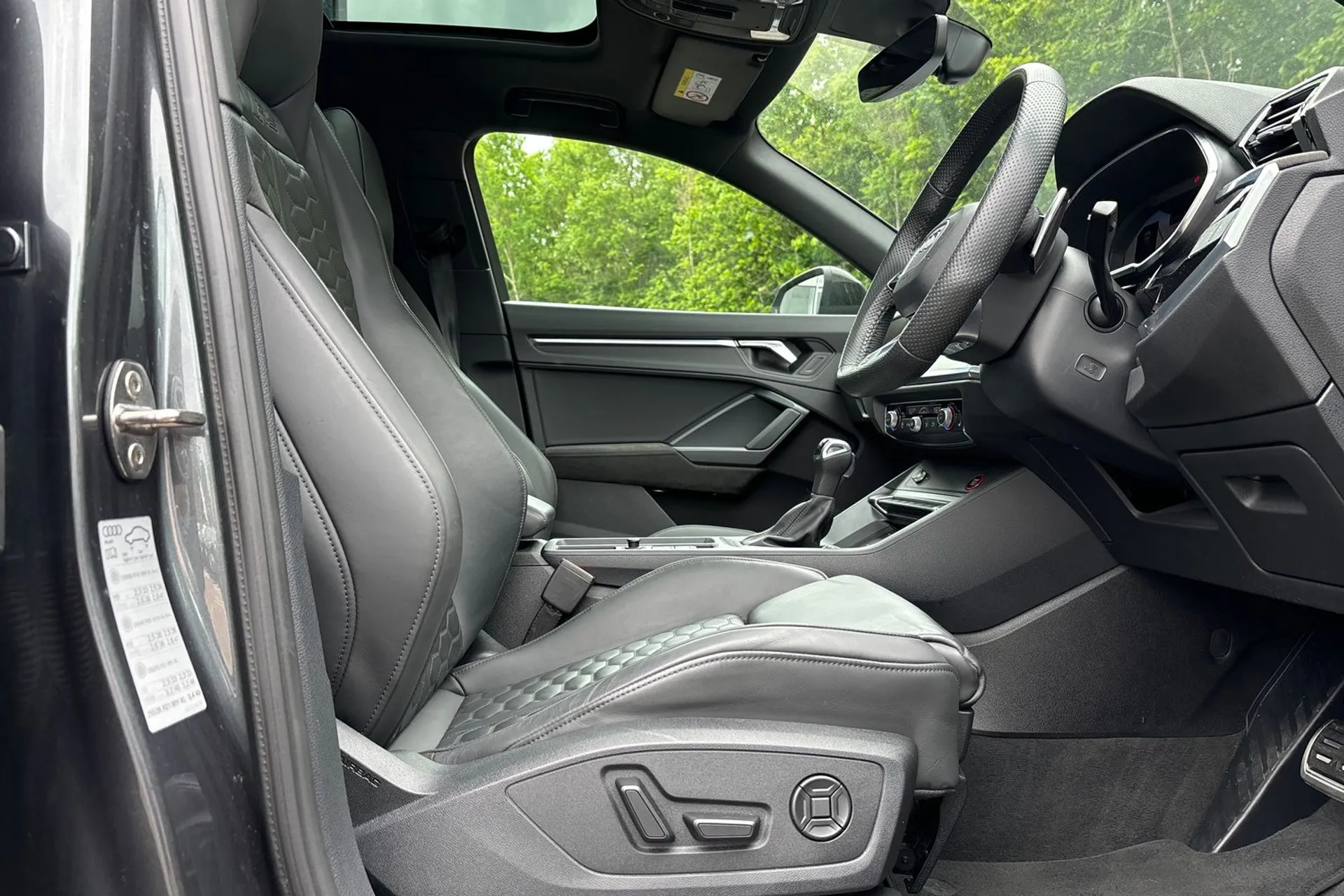 Audi RS Q3 thumbnail image number 26