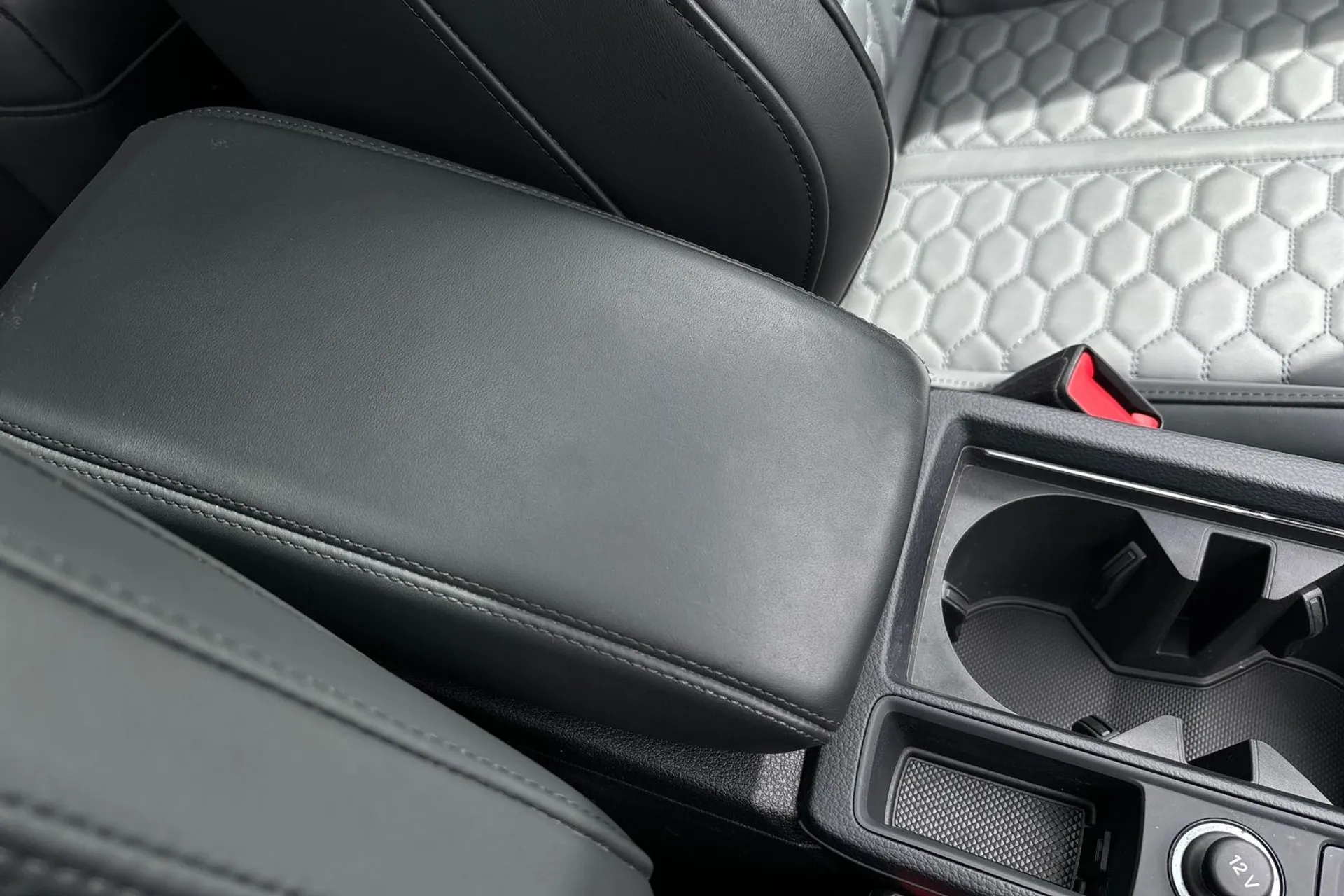 Audi RS Q3 thumbnail image number 41
