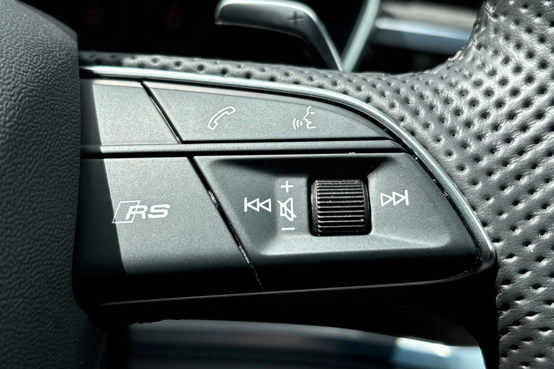 Audi RS Q3 thumbnail image number 38