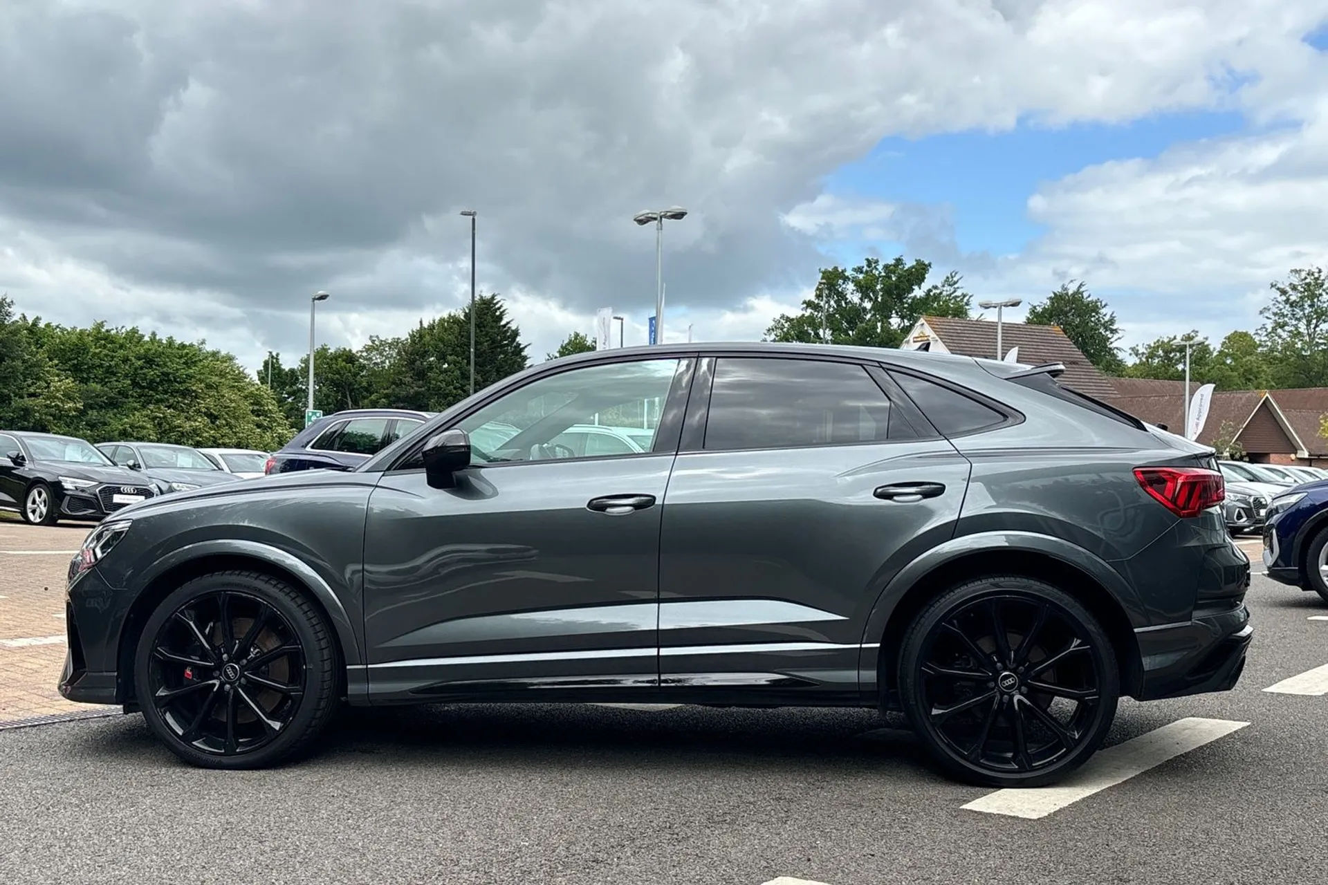 Audi RS Q3 thumbnail image number 11