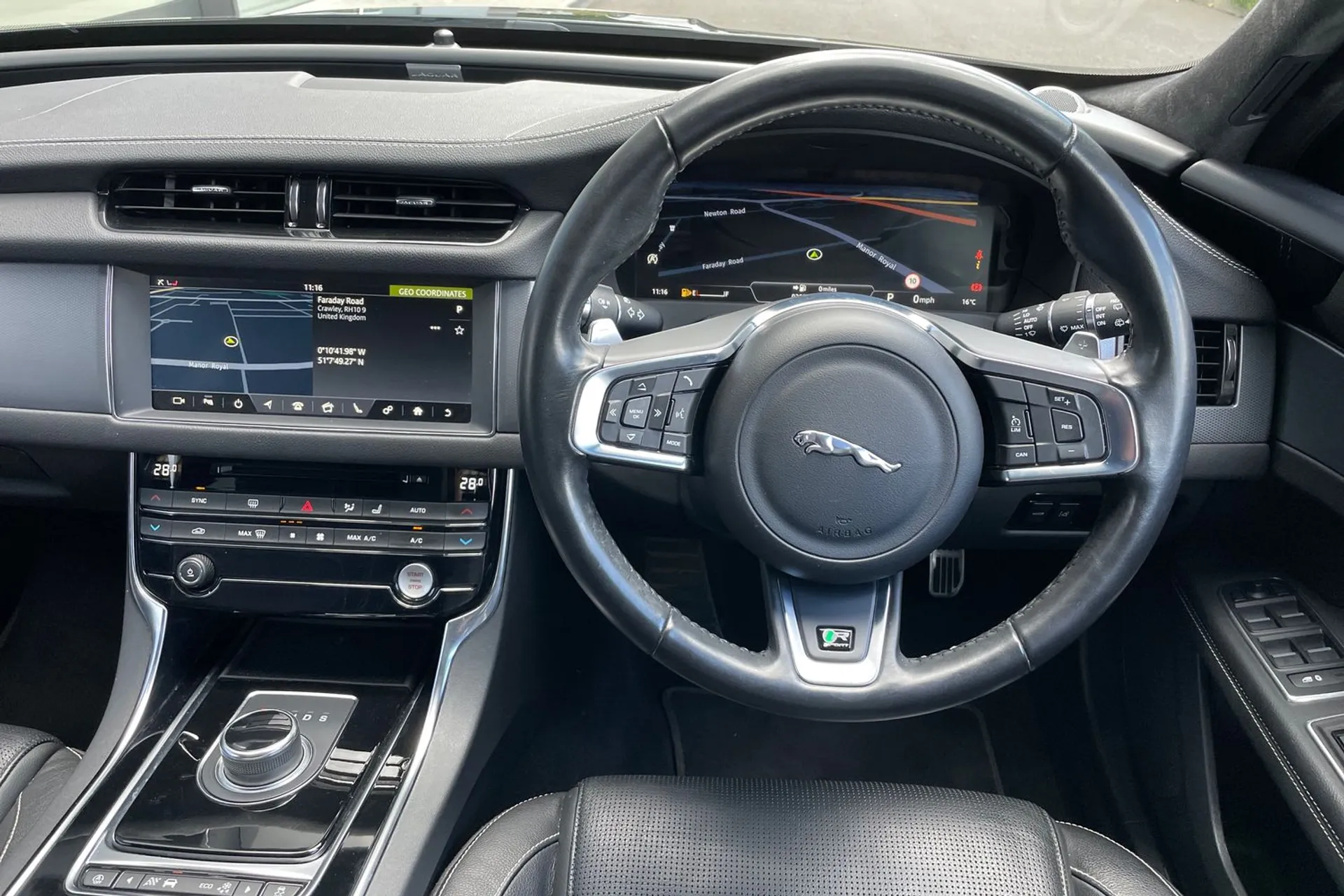 Jaguar XF thumbnail image number 18