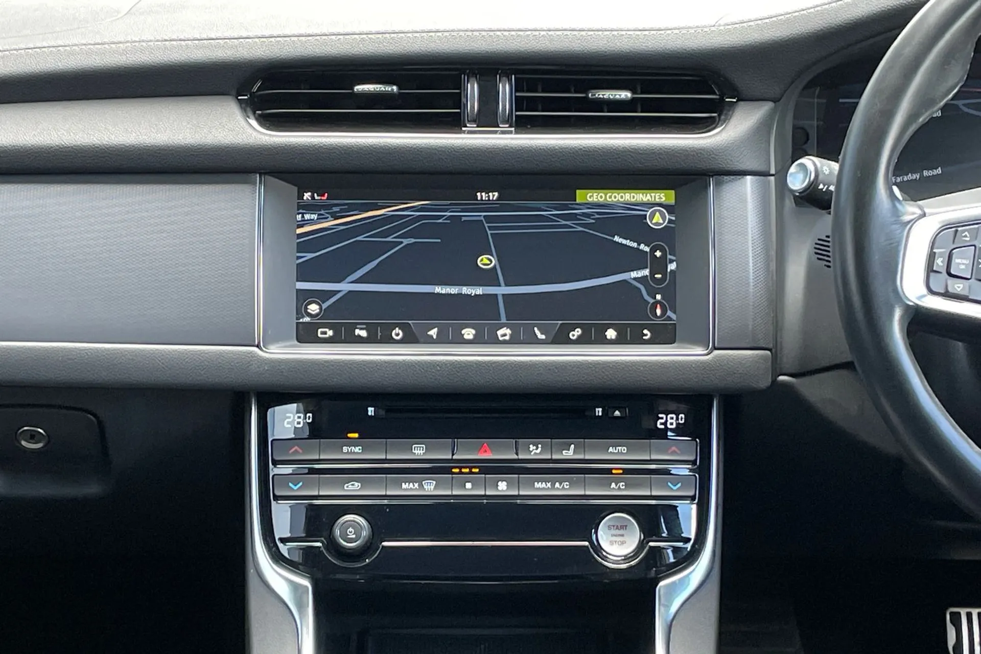Jaguar XF thumbnail image number 17