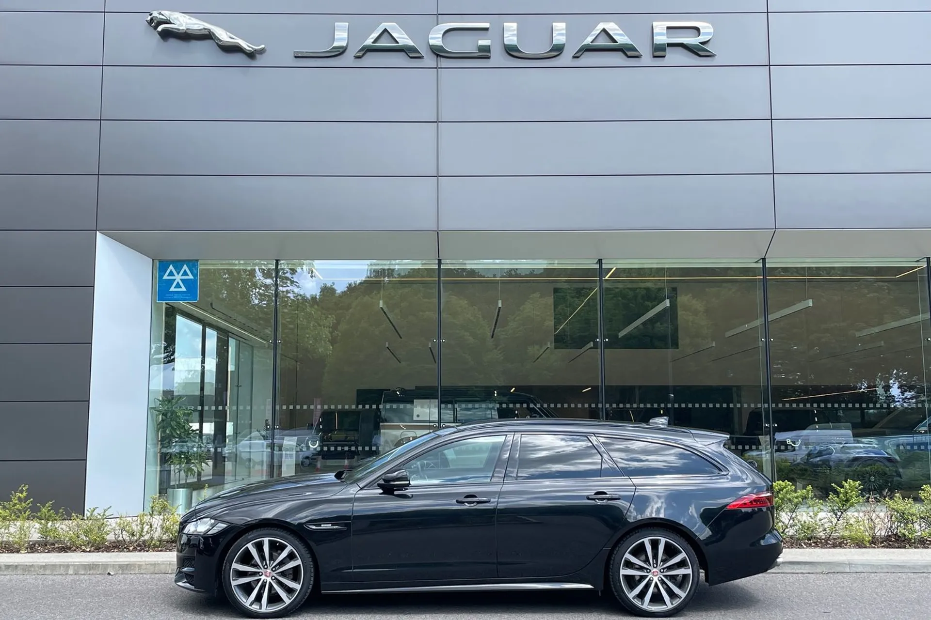 Jaguar XF thumbnail image number 8