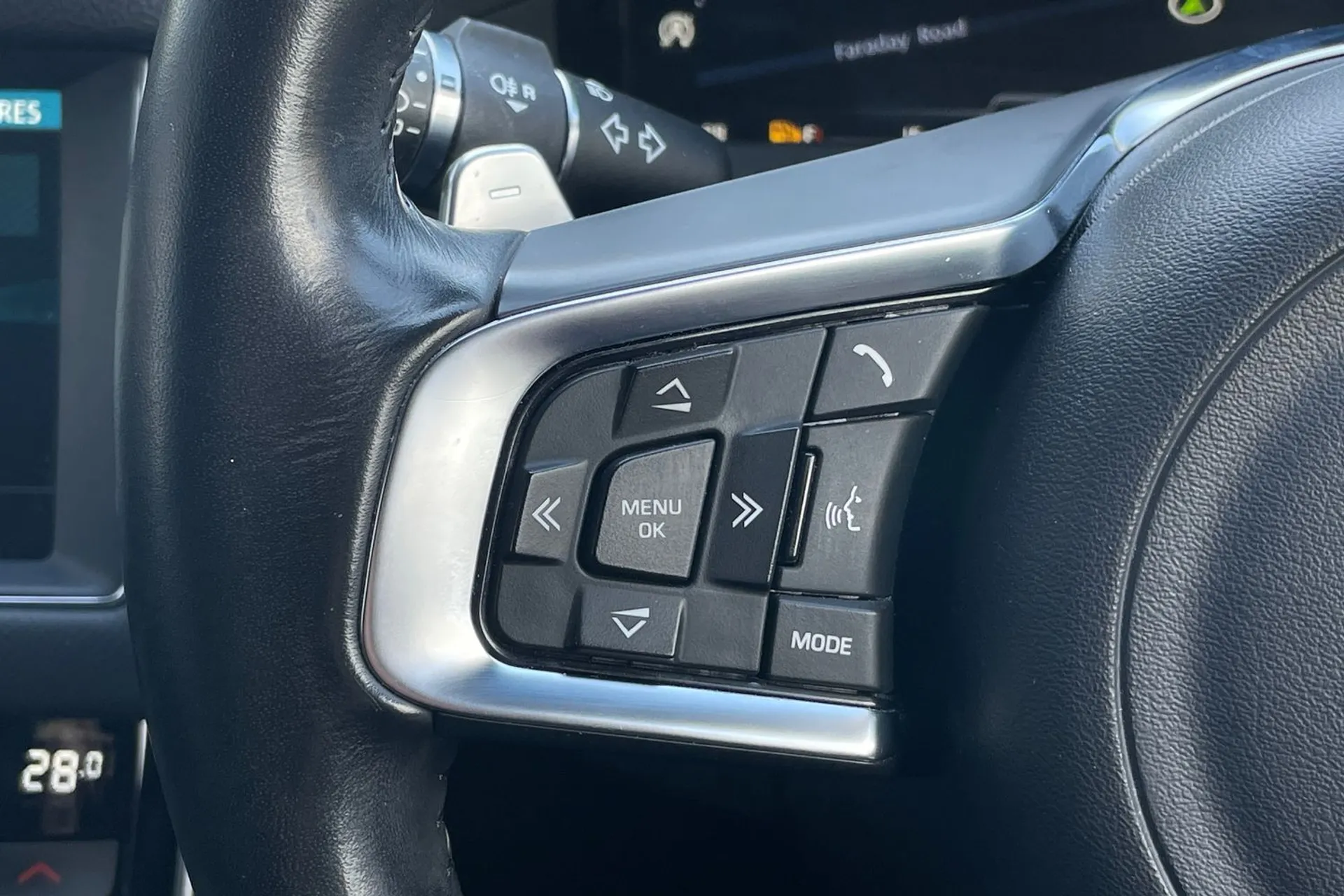 Jaguar XF thumbnail image number 45