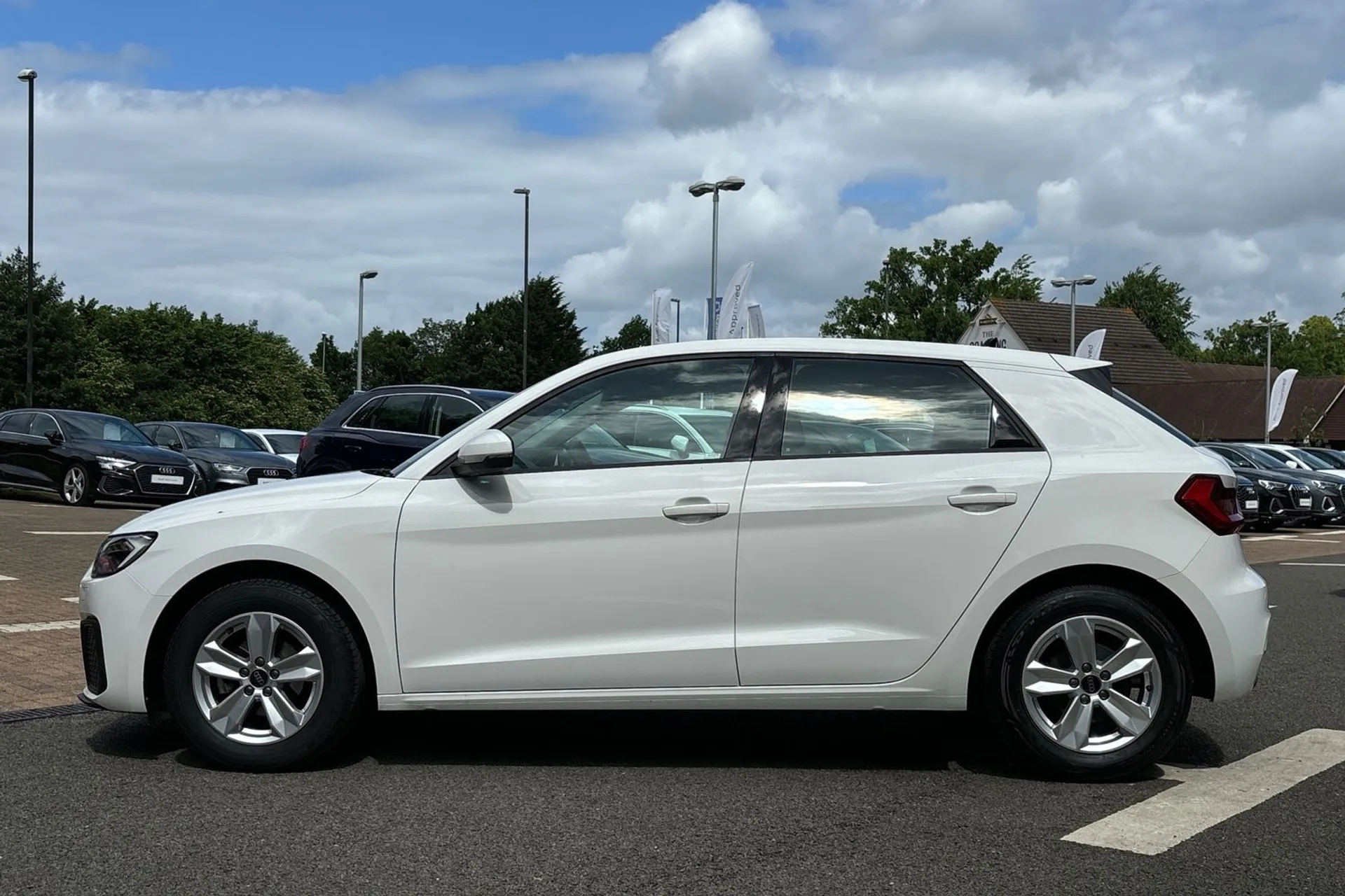 Audi A1 thumbnail image number 9