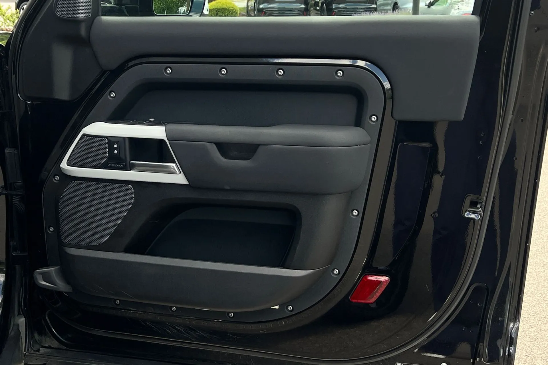 LAND ROVER DEFENDER thumbnail image number 48