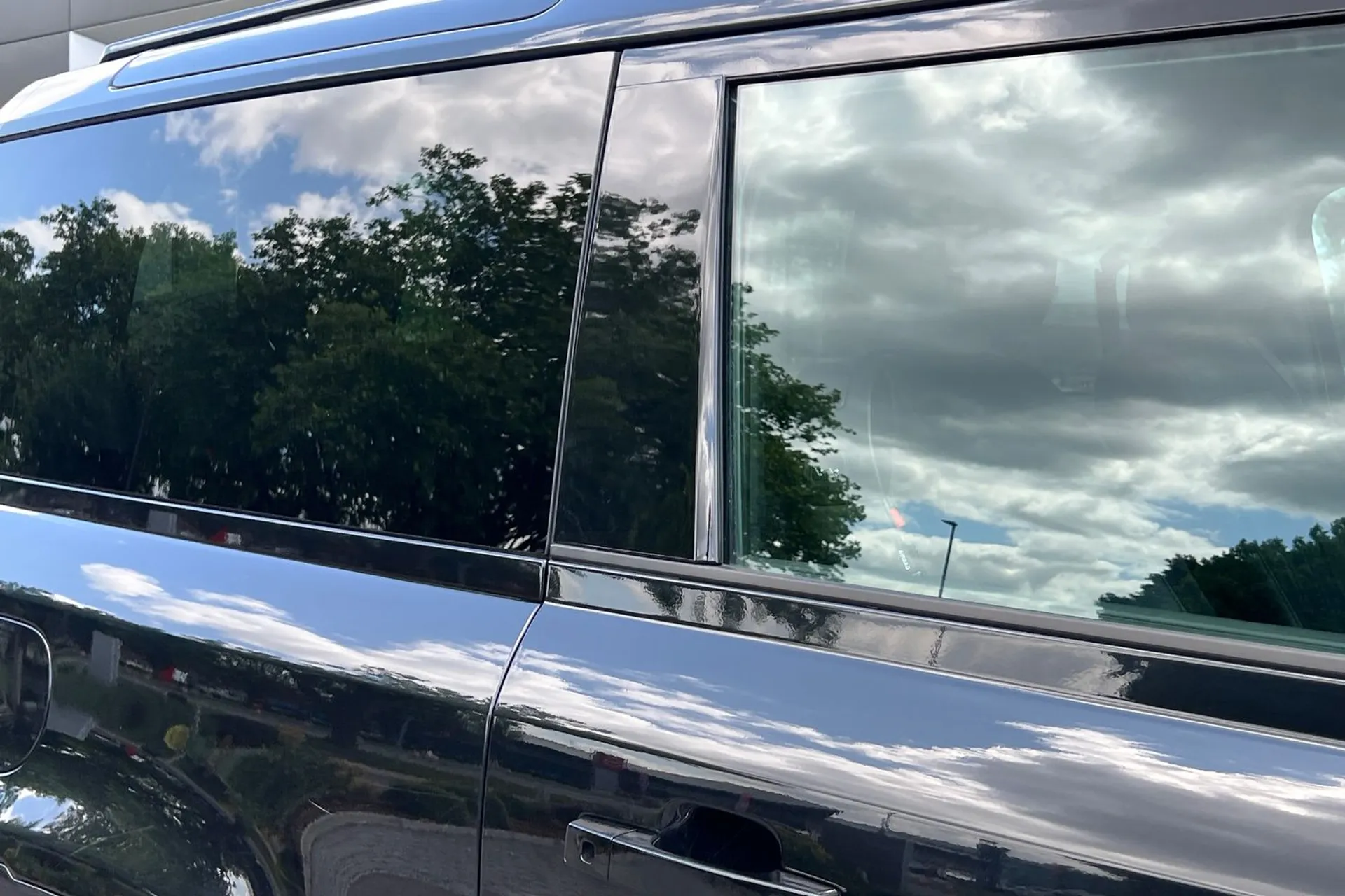 LAND ROVER DEFENDER thumbnail image number 17