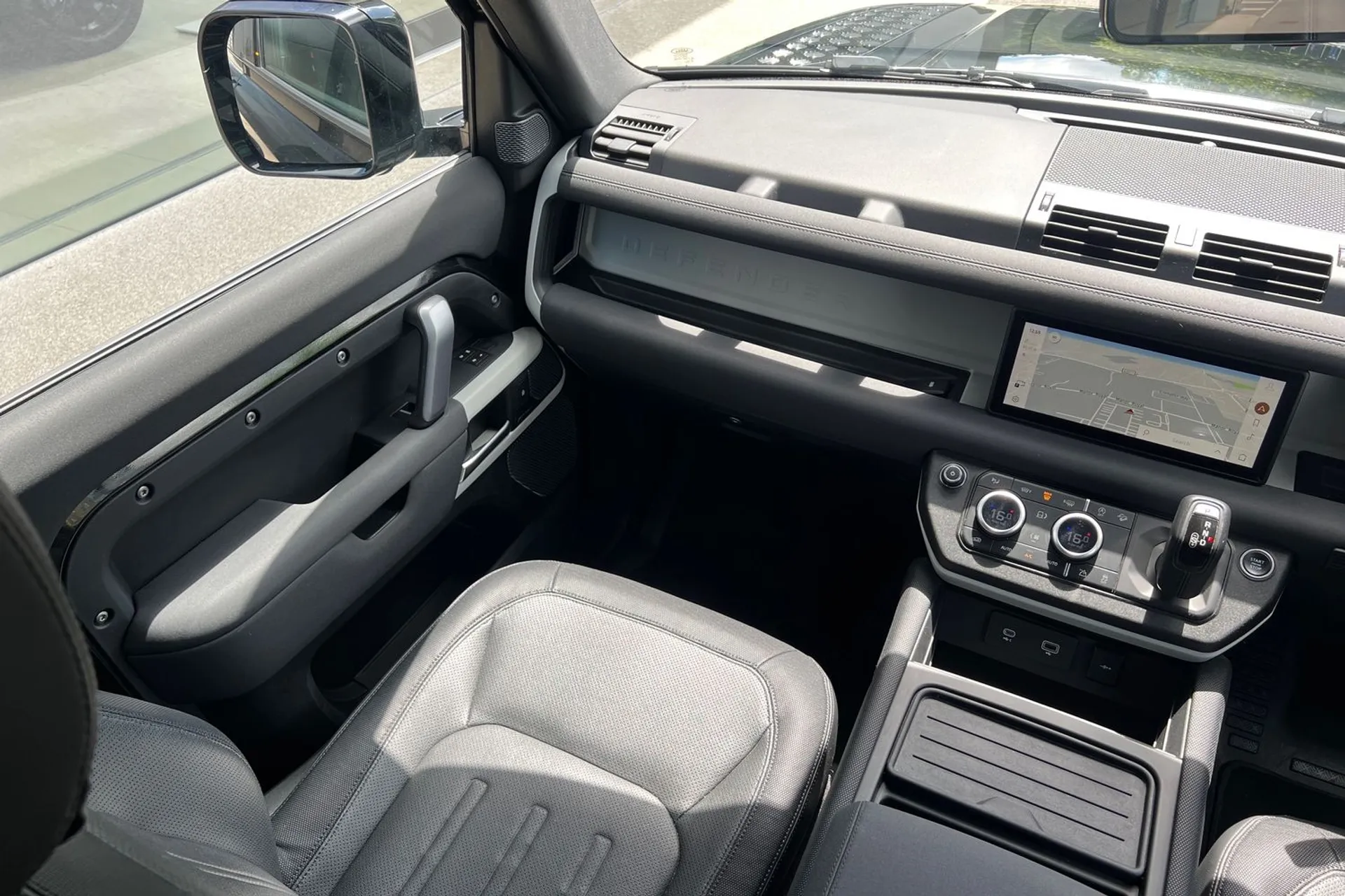 LAND ROVER DEFENDER thumbnail image number 22