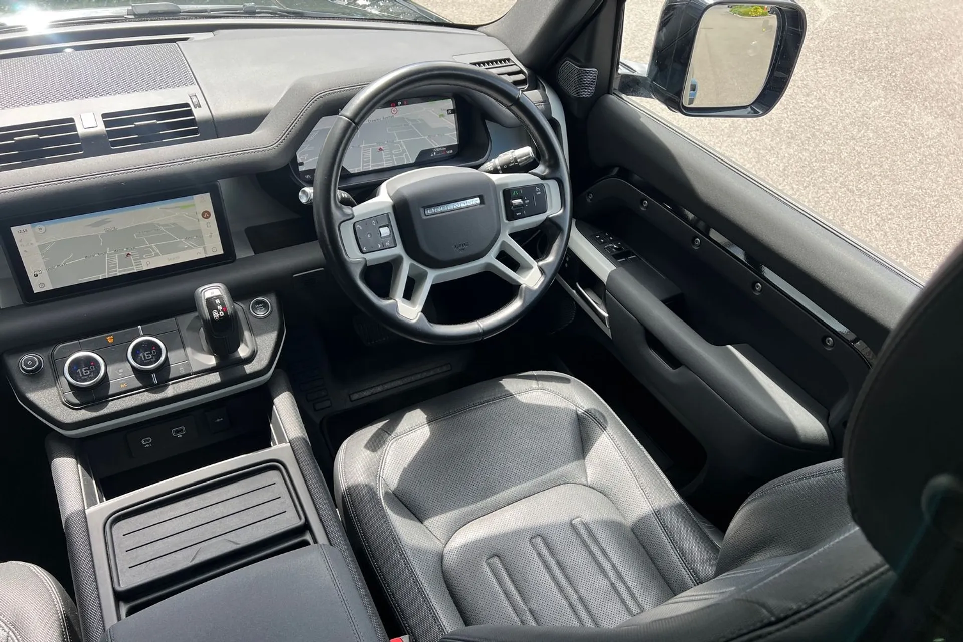 LAND ROVER DEFENDER thumbnail image number 25