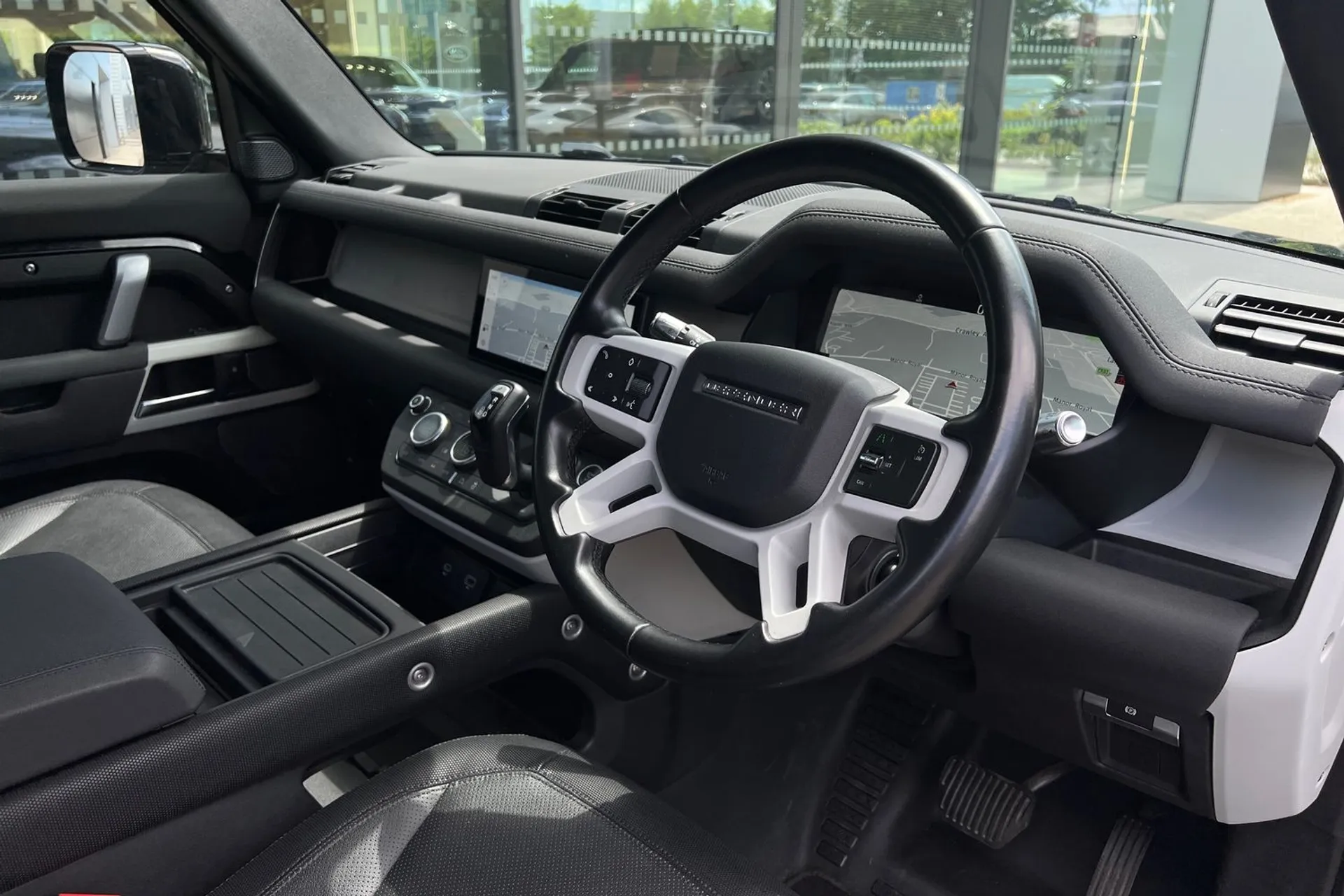 LAND ROVER DEFENDER thumbnail image number 35