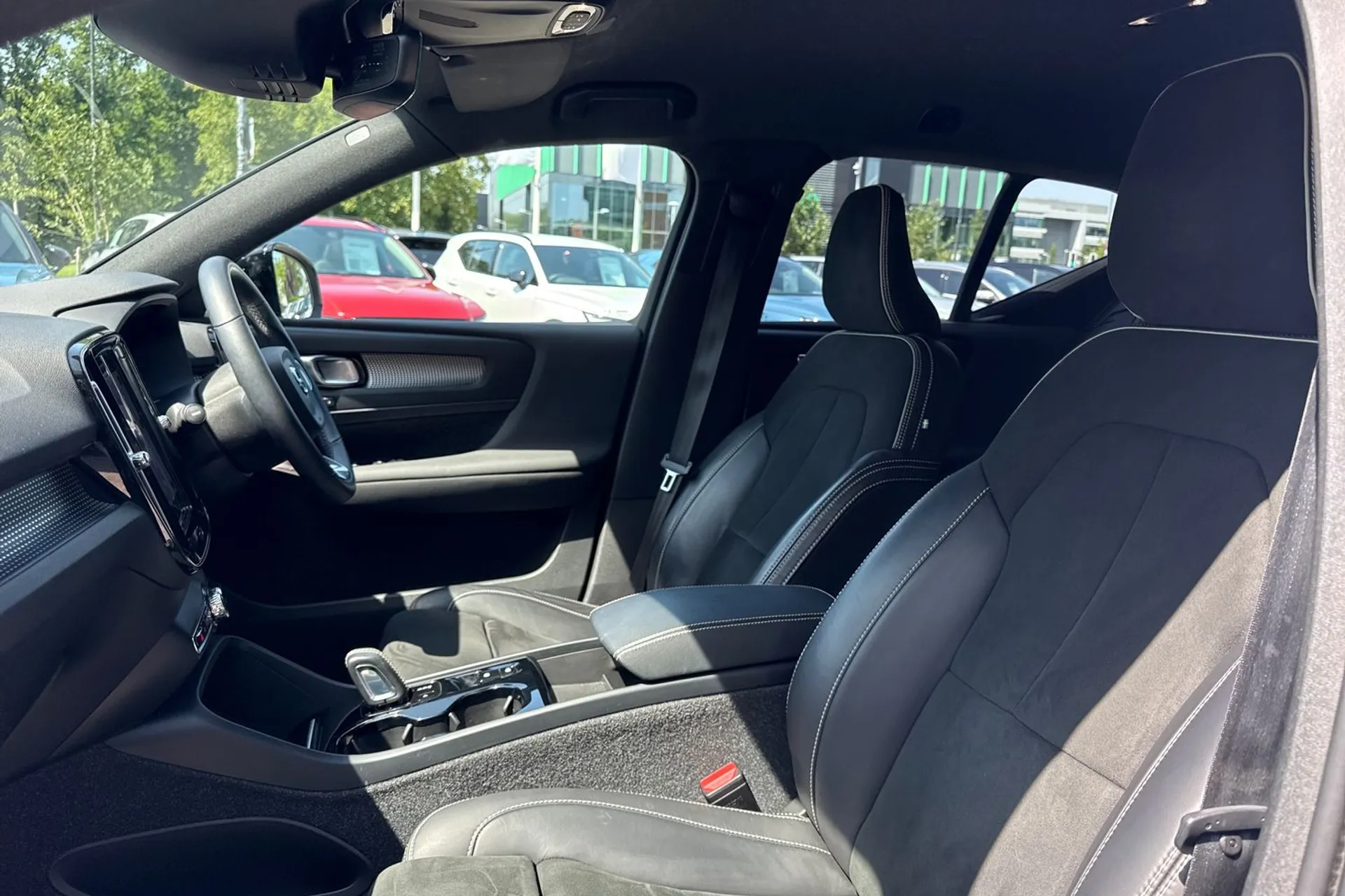 Volvo XC40 thumbnail image number 27