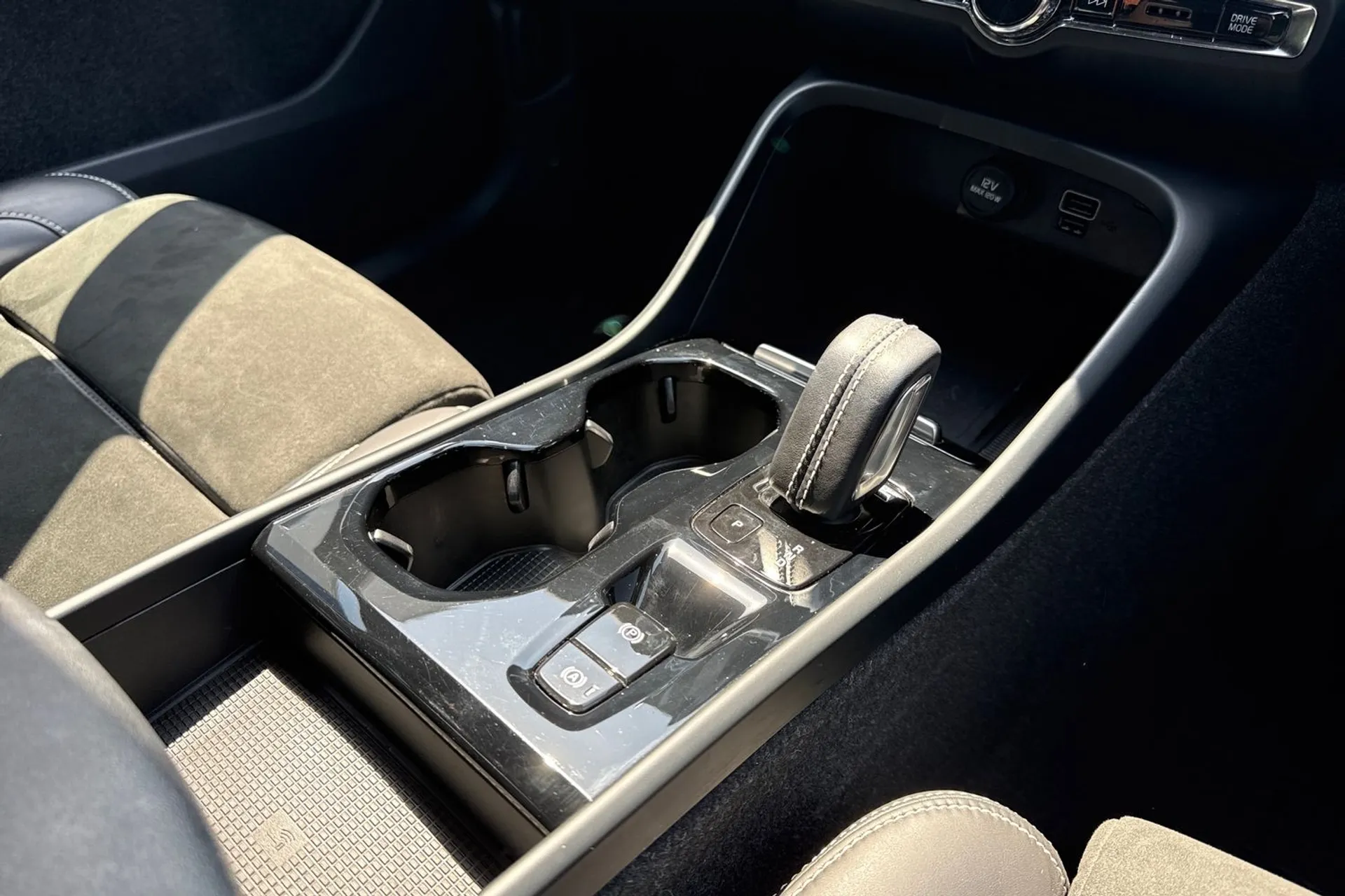 Volvo XC40 thumbnail image number 42