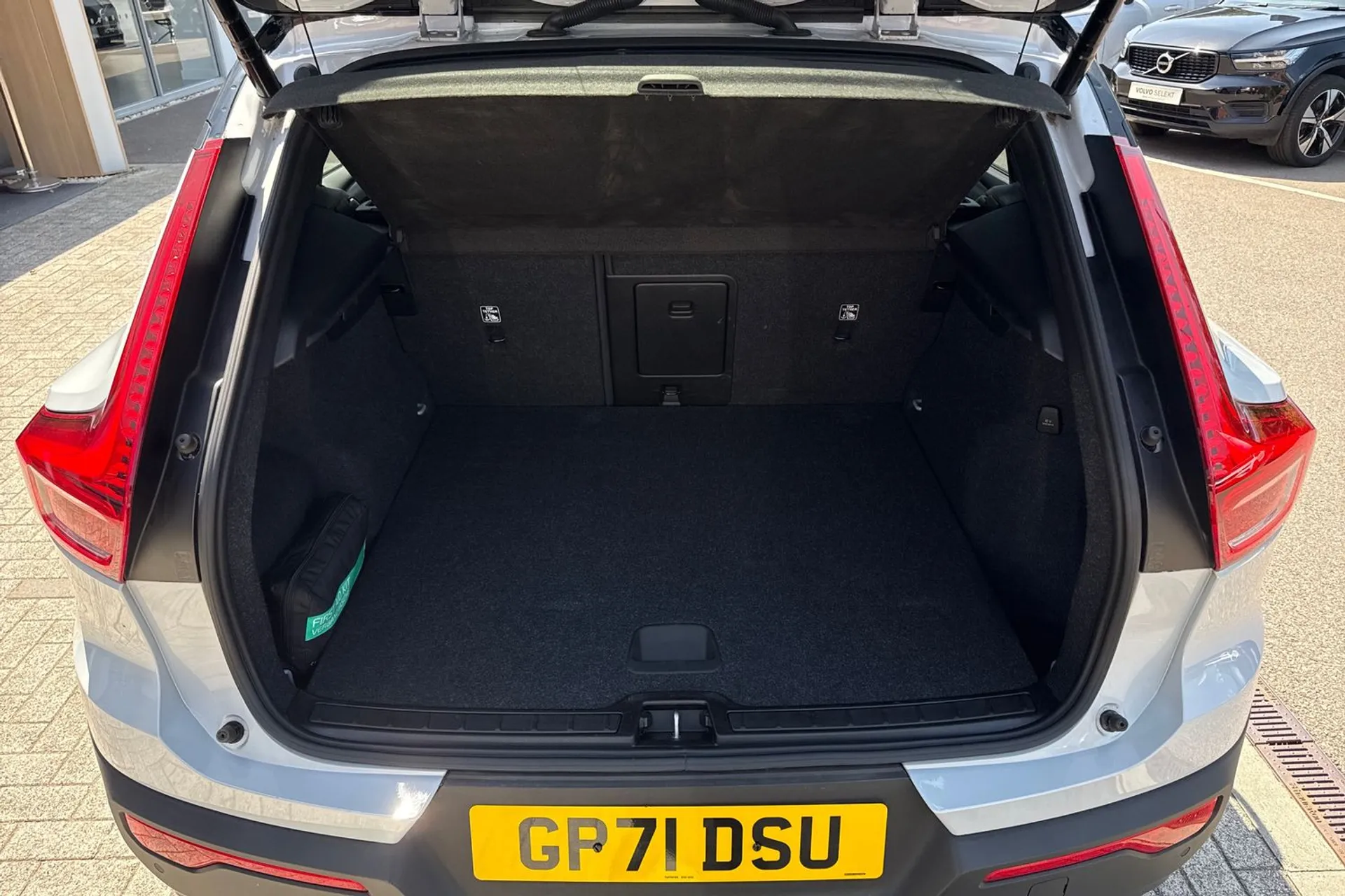 Volvo XC40 thumbnail image number 21