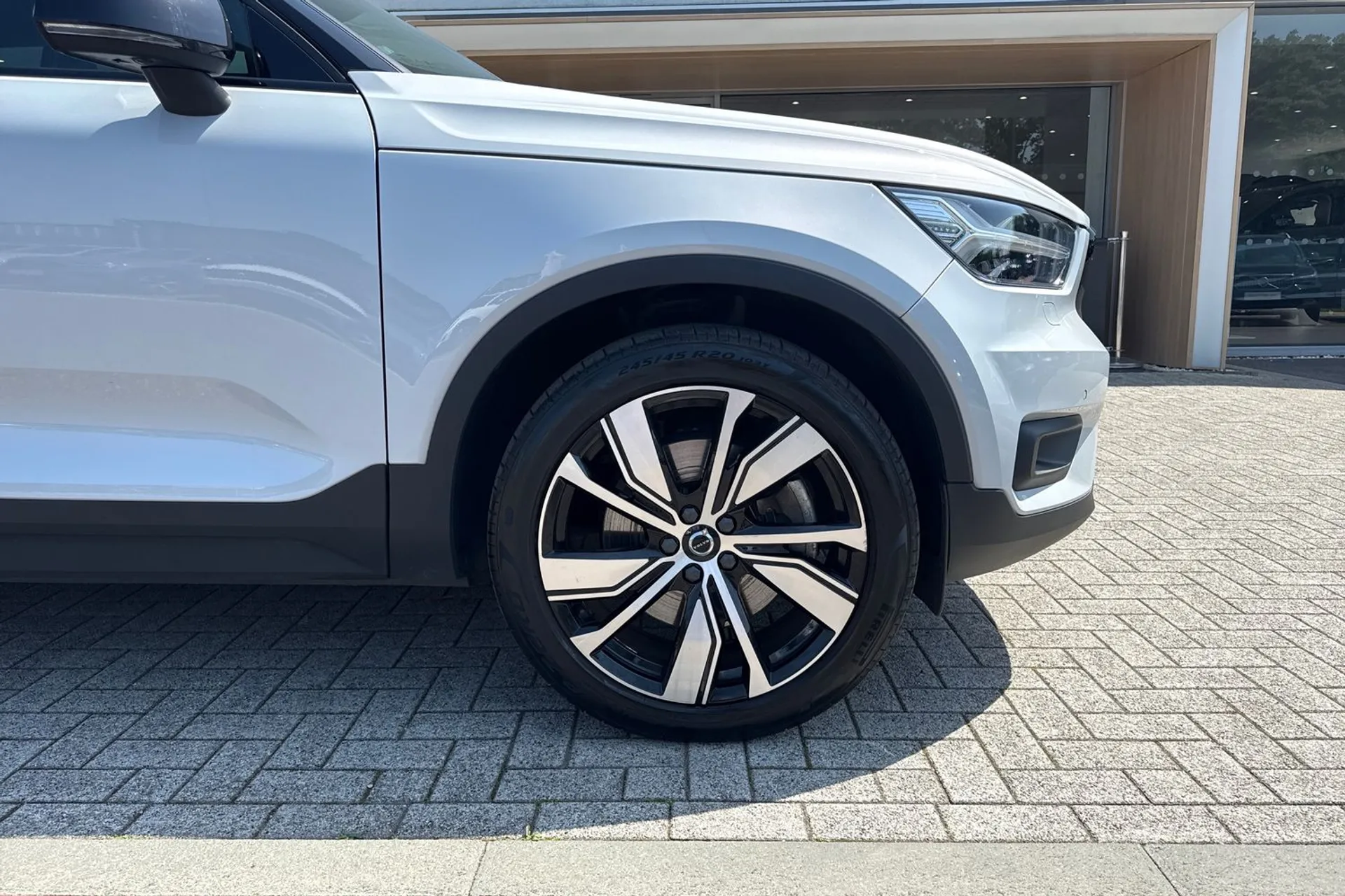 Volvo XC40 thumbnail image number 15