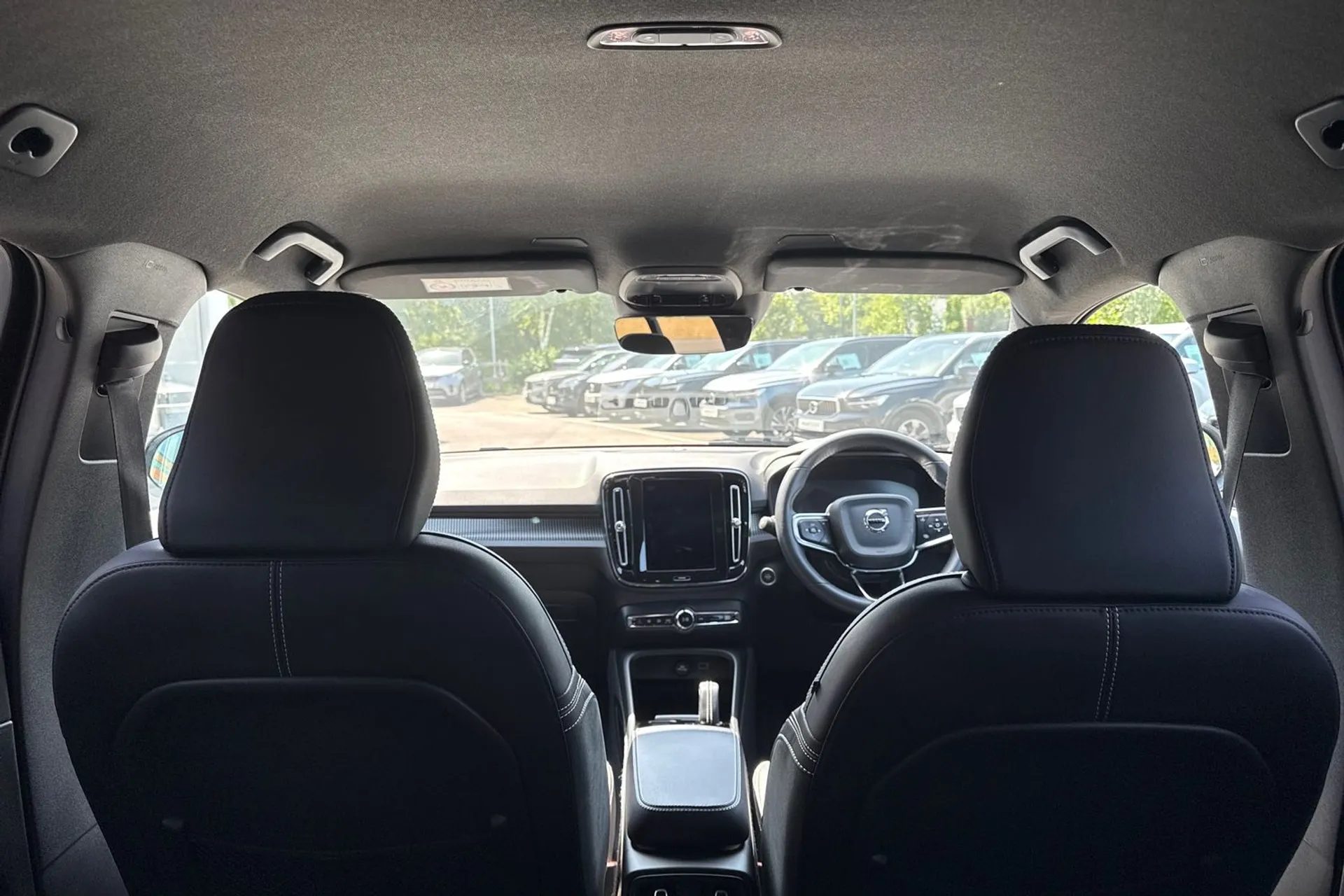 Volvo XC40 thumbnail image number 22