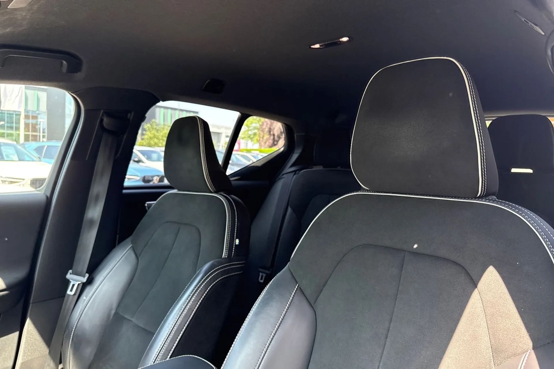 Volvo XC40 thumbnail image number 28