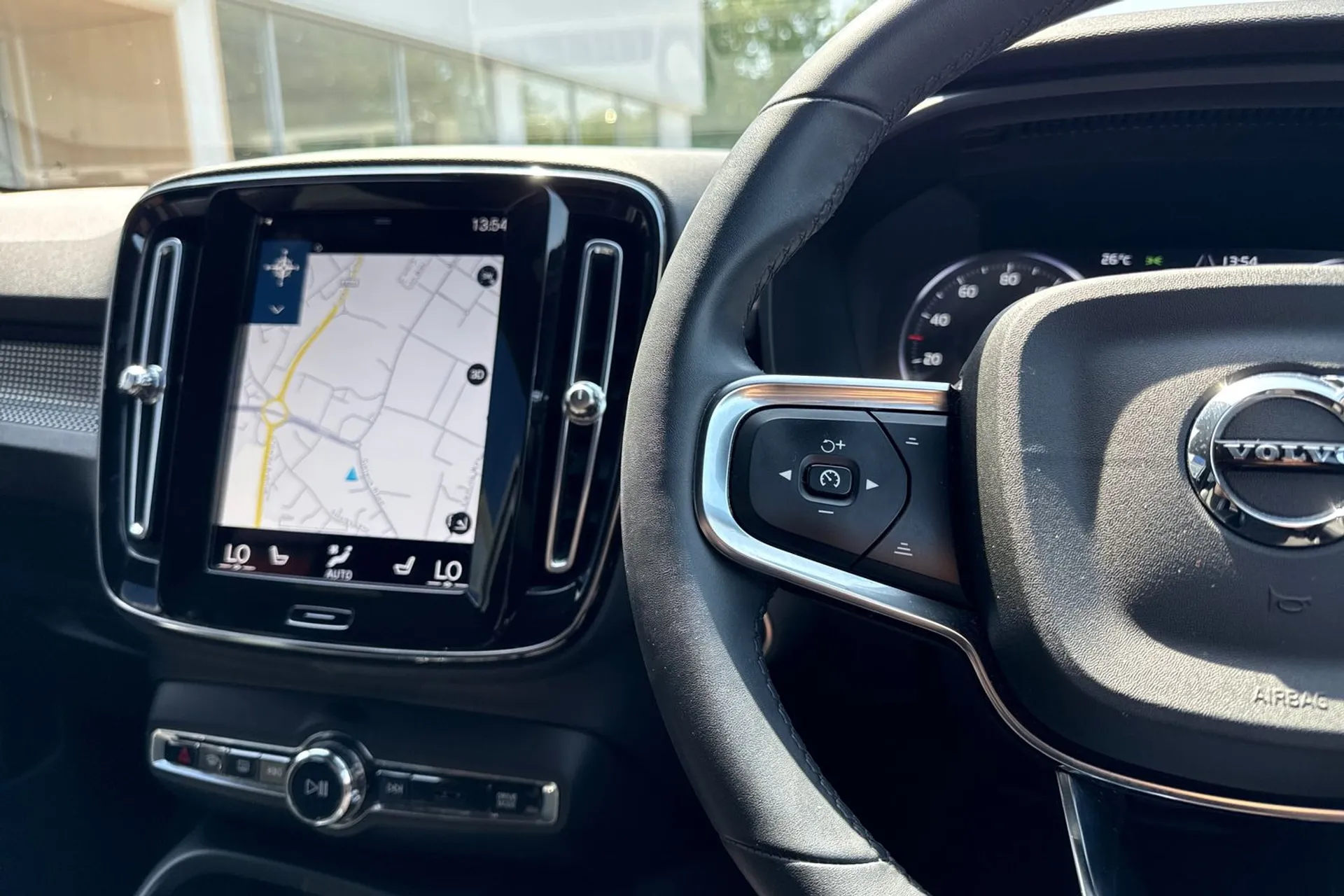Volvo XC40 thumbnail image number 35