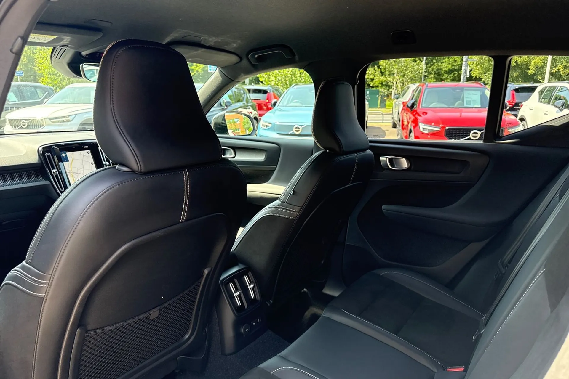 Volvo XC40 thumbnail image number 30