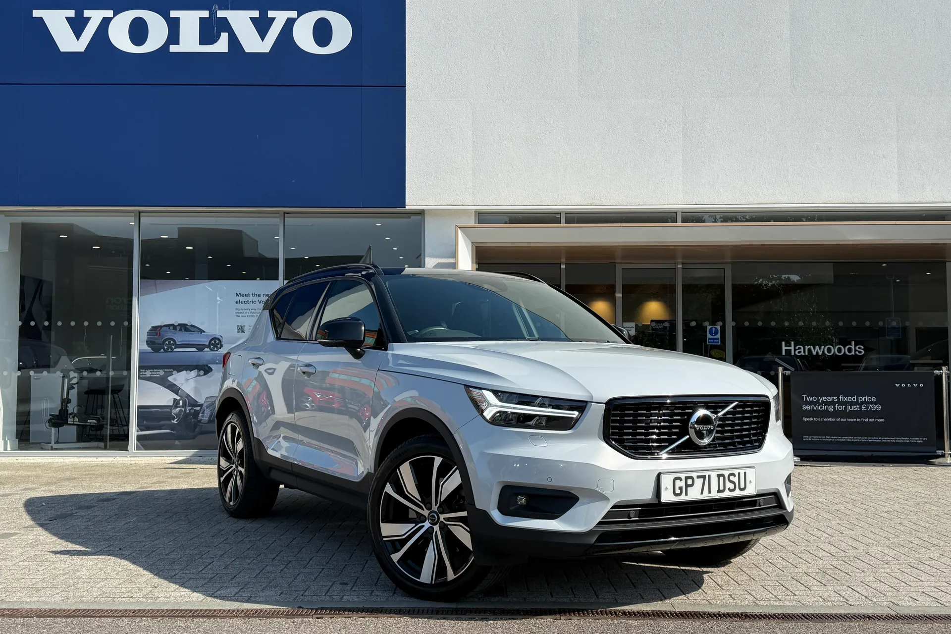 Volvo XC40 focused image