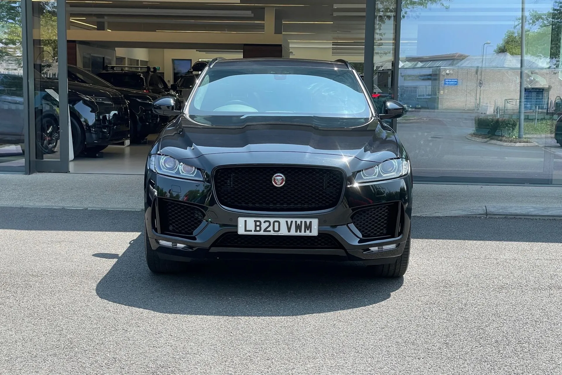 Jaguar F-PACE thumbnail image number 6