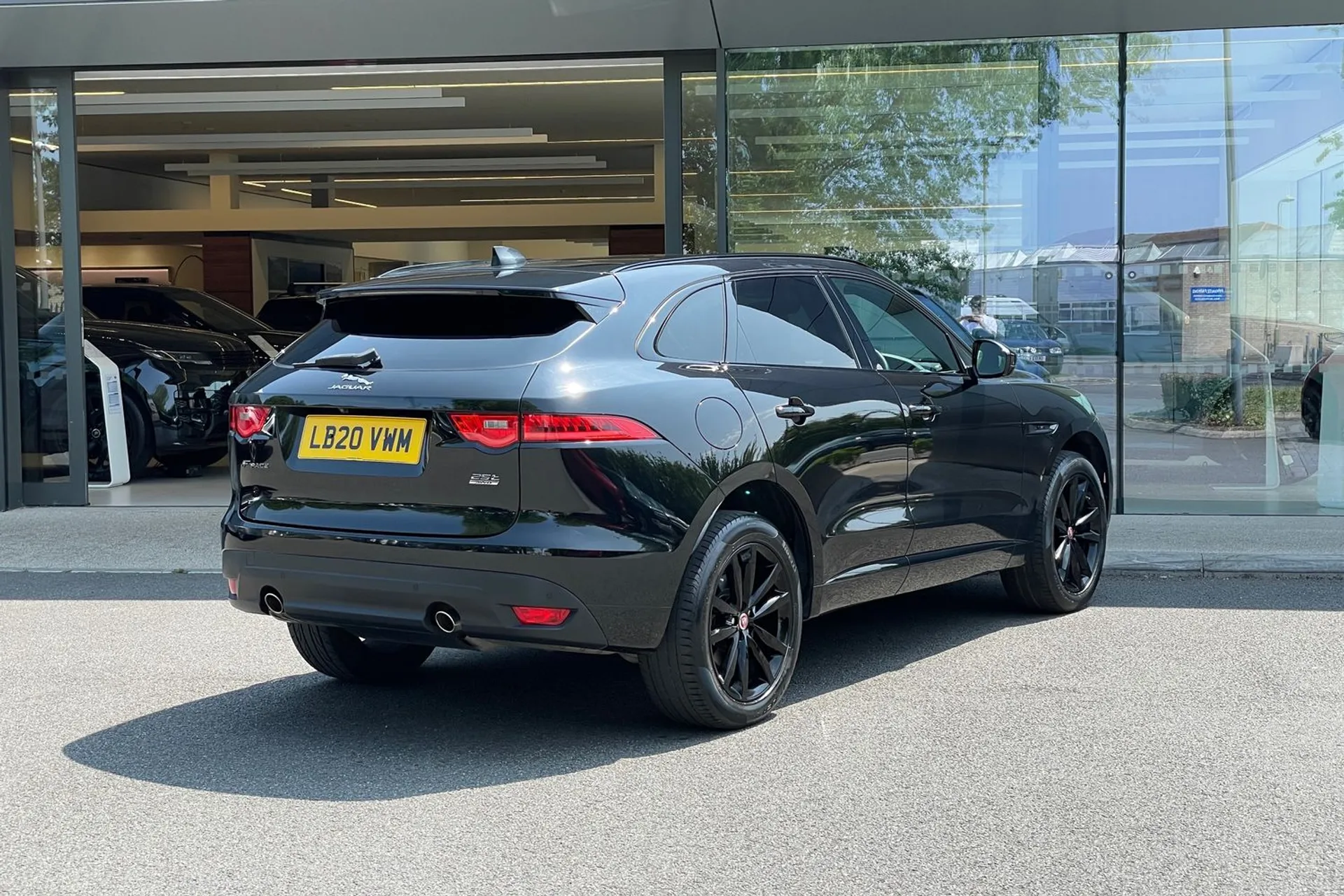 Jaguar F-PACE thumbnail image number 7