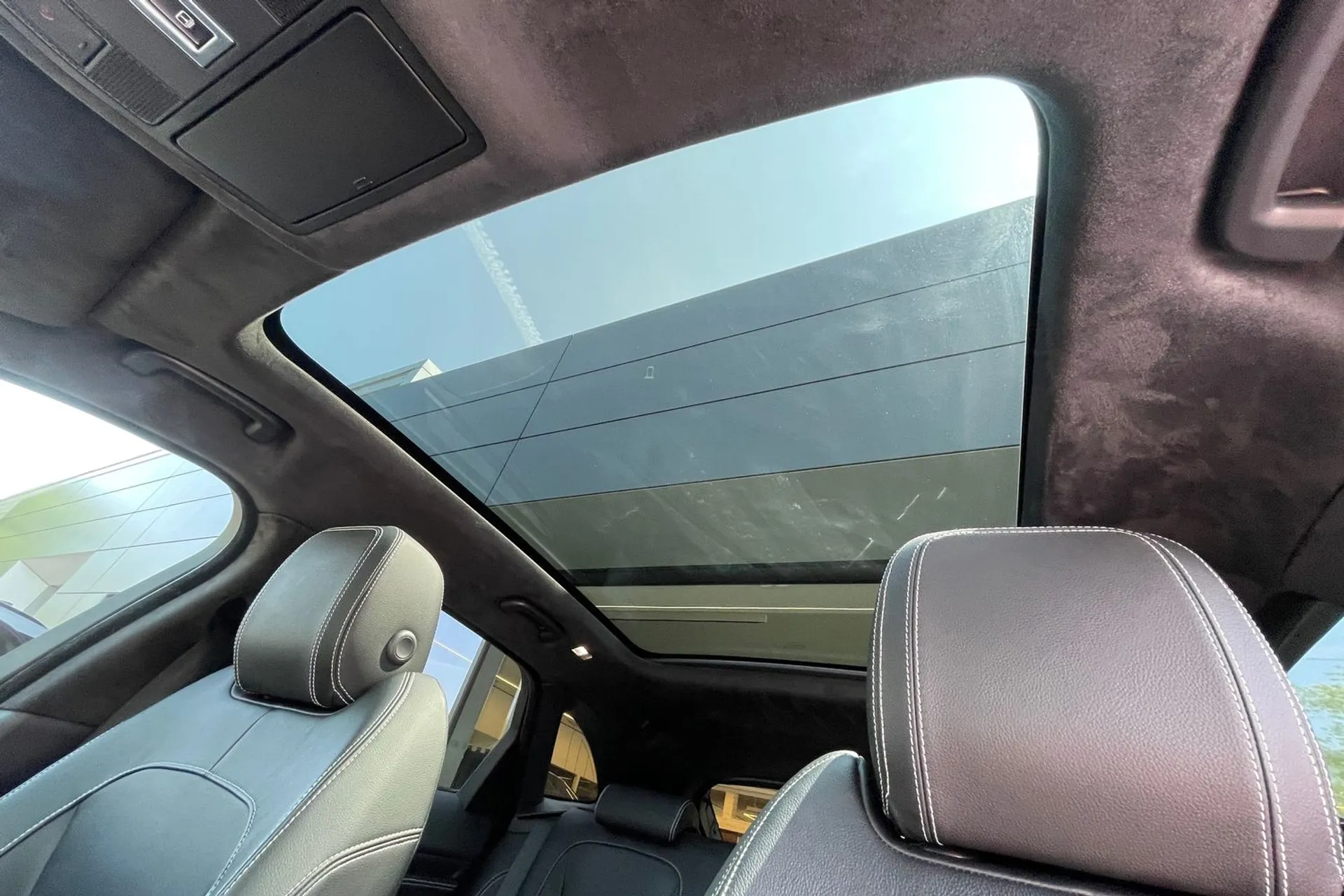 Jaguar F-PACE thumbnail image number 5