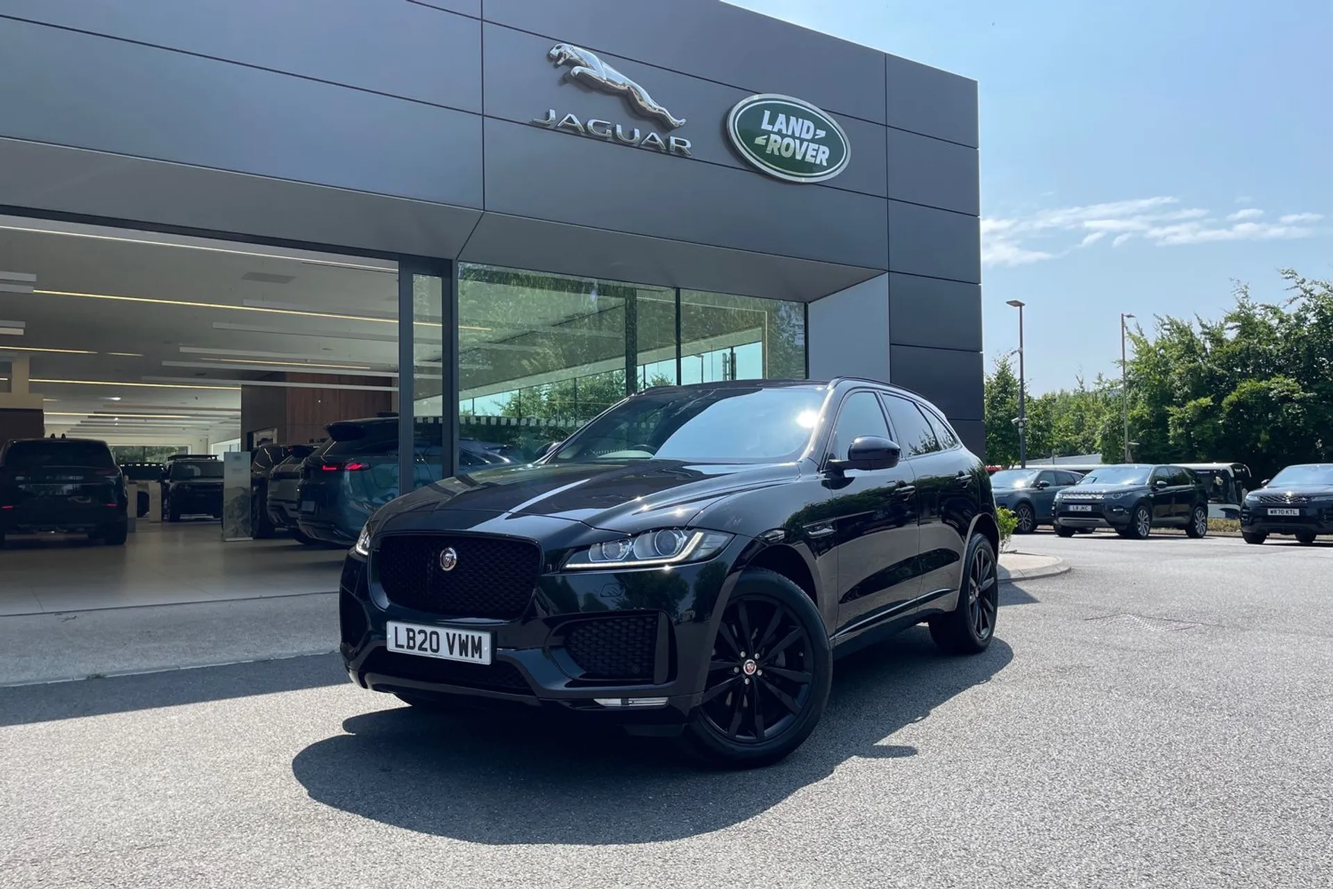 Jaguar F-PACE thumbnail image number 29