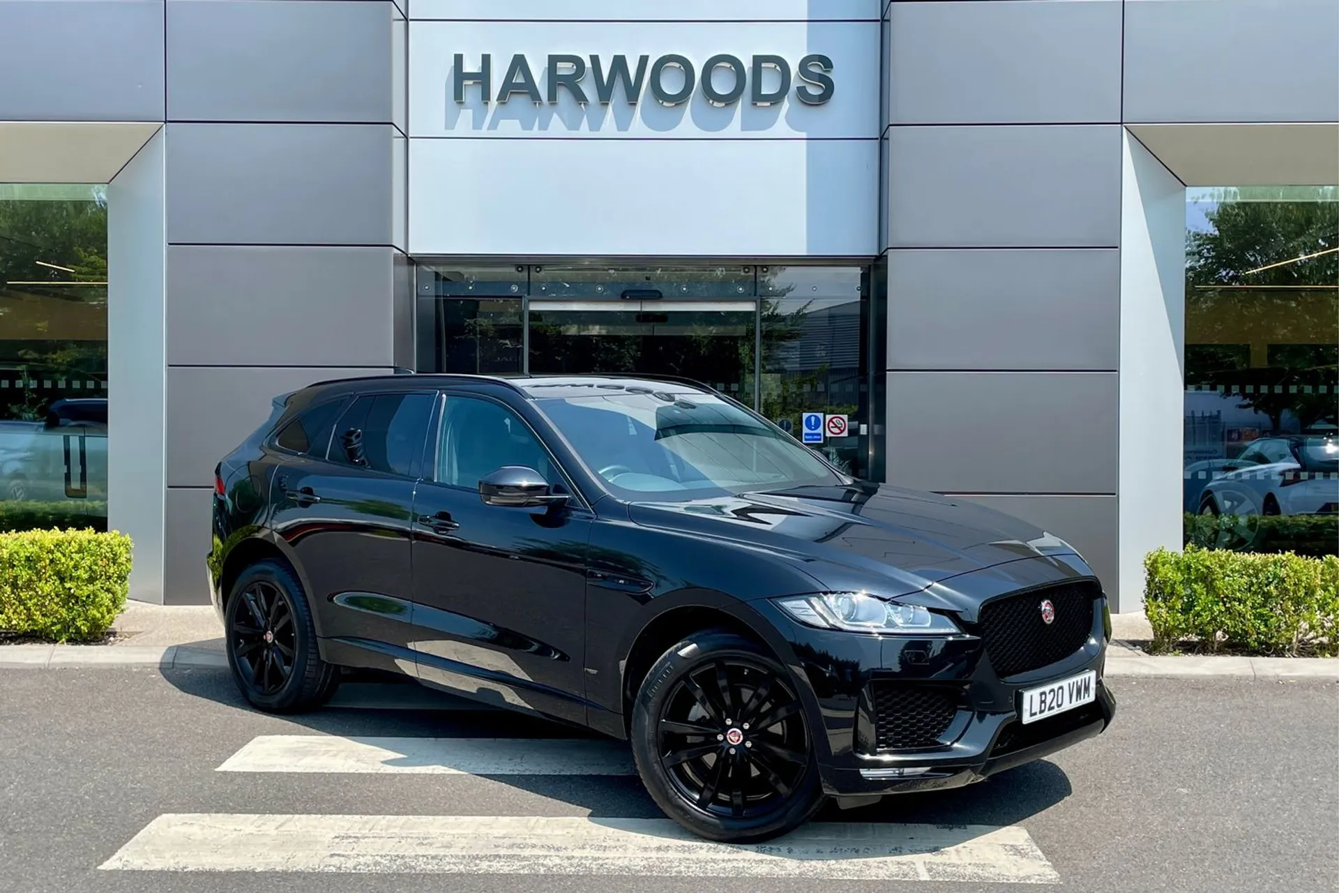 Jaguar F-PACE focused image