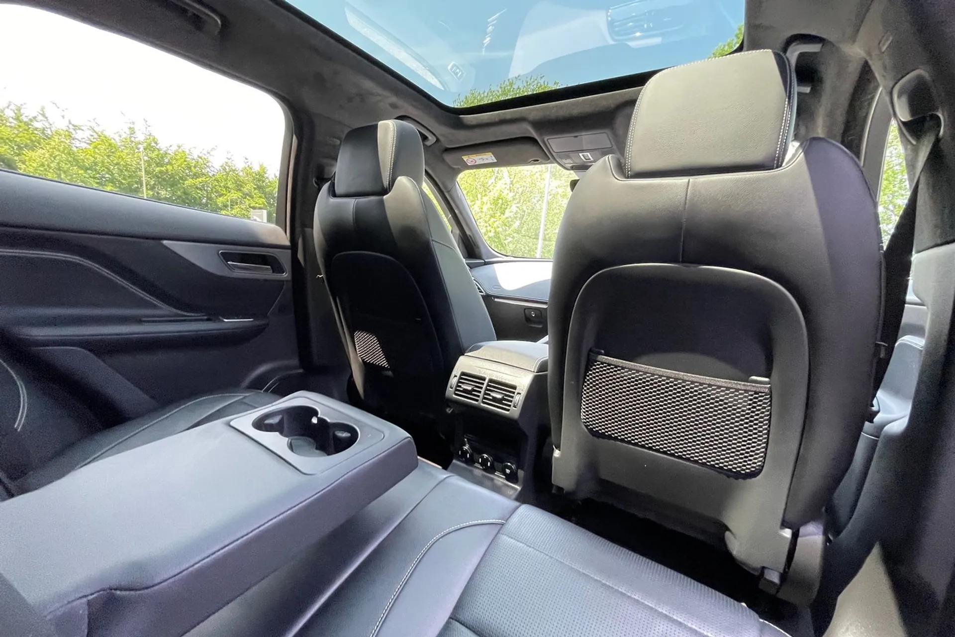 Jaguar F-PACE thumbnail image number 44