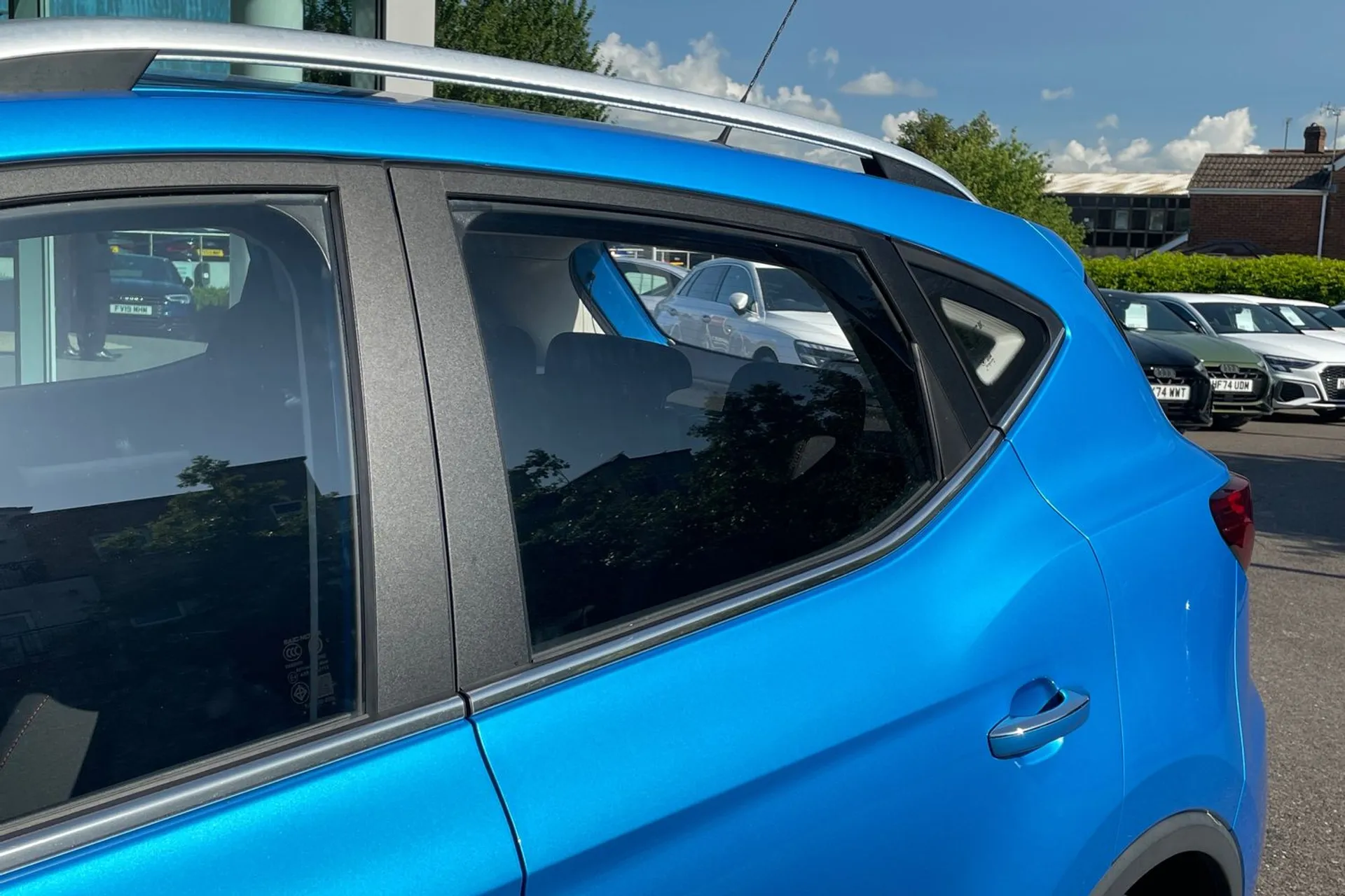 MG ZS thumbnail image number 12