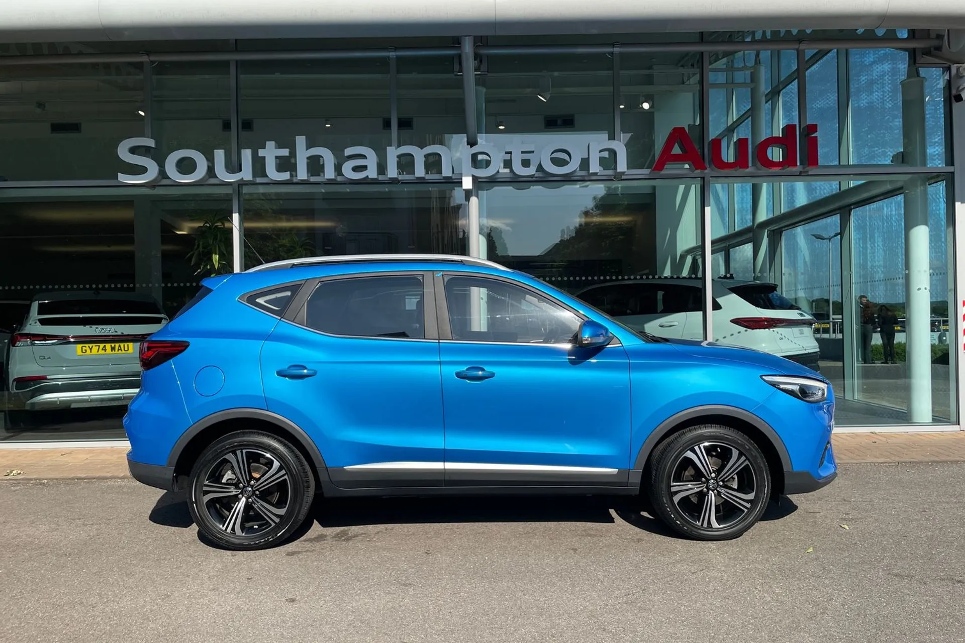 MG ZS thumbnail image number 2