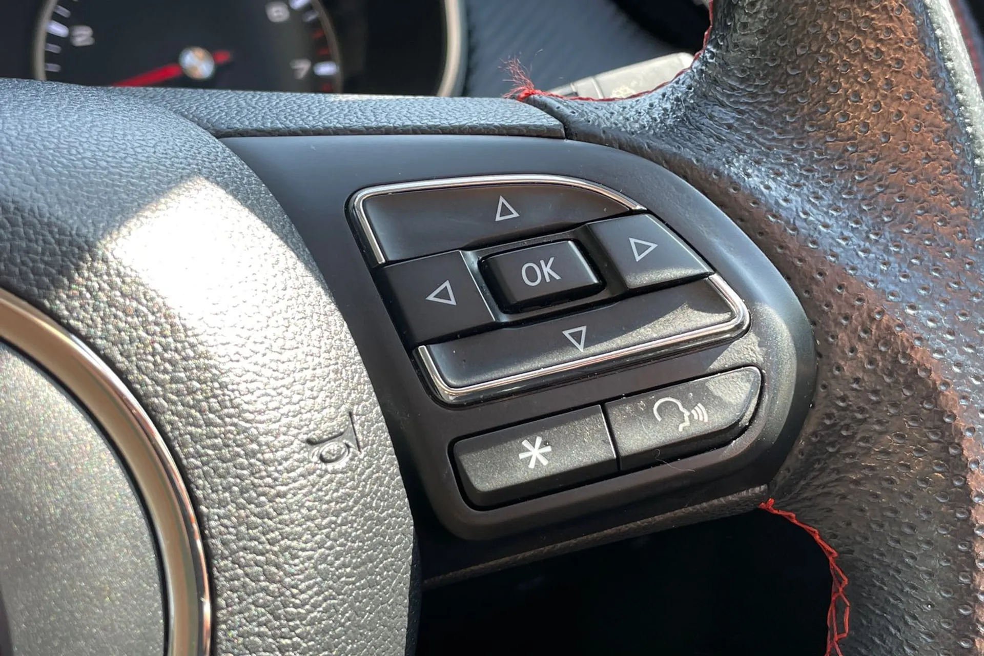 MG ZS thumbnail image number 36