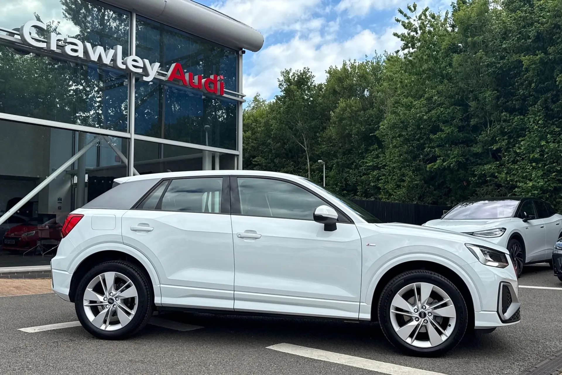 Audi Q2 thumbnail image number 2