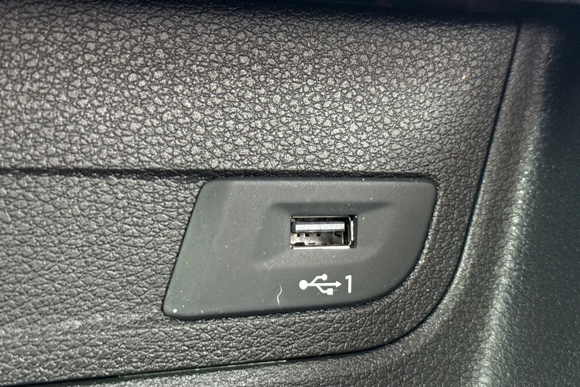 Audi Q2 thumbnail image number 43