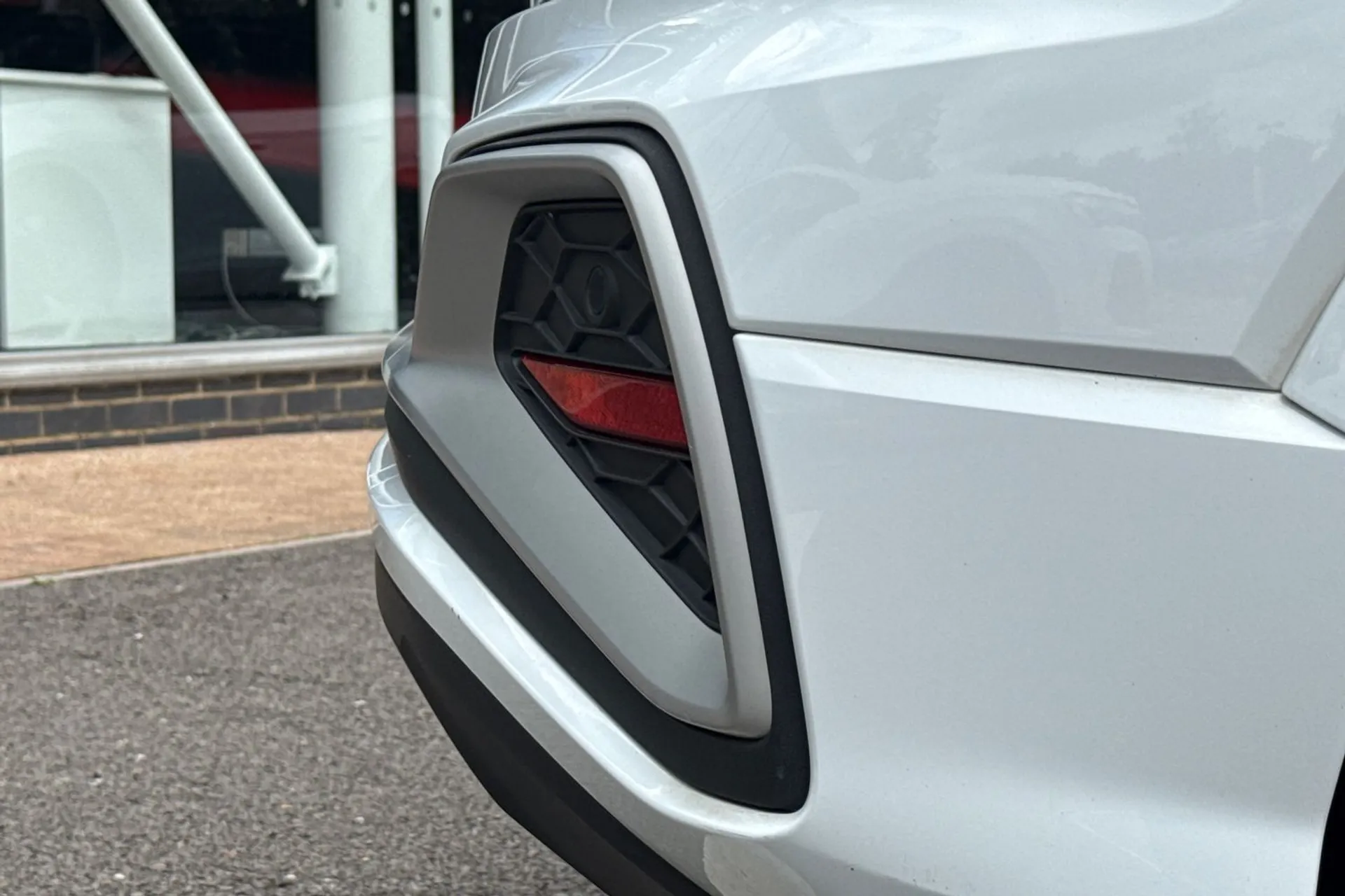 Audi Q2 thumbnail image number 16