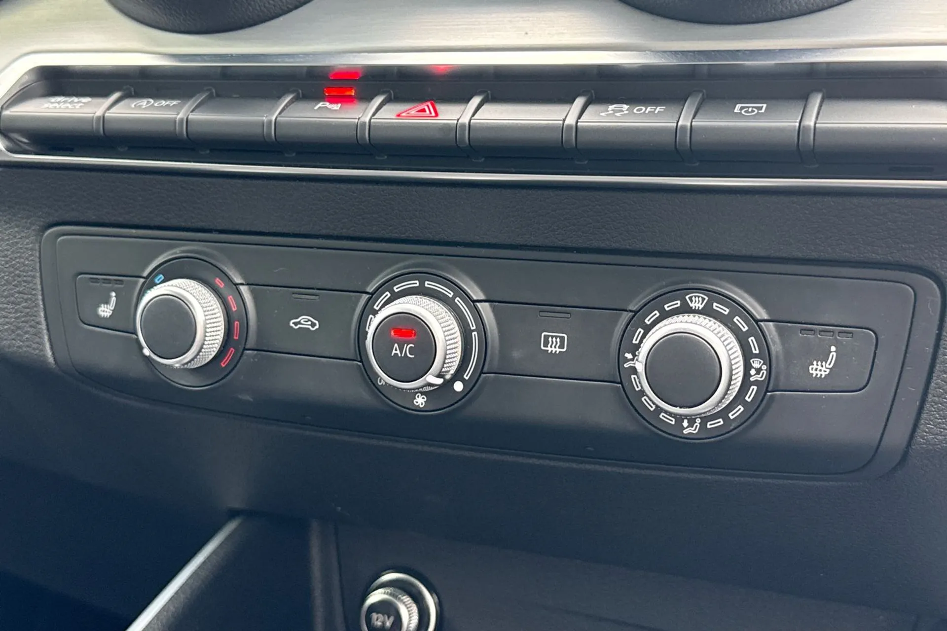 Audi Q2 thumbnail image number 38